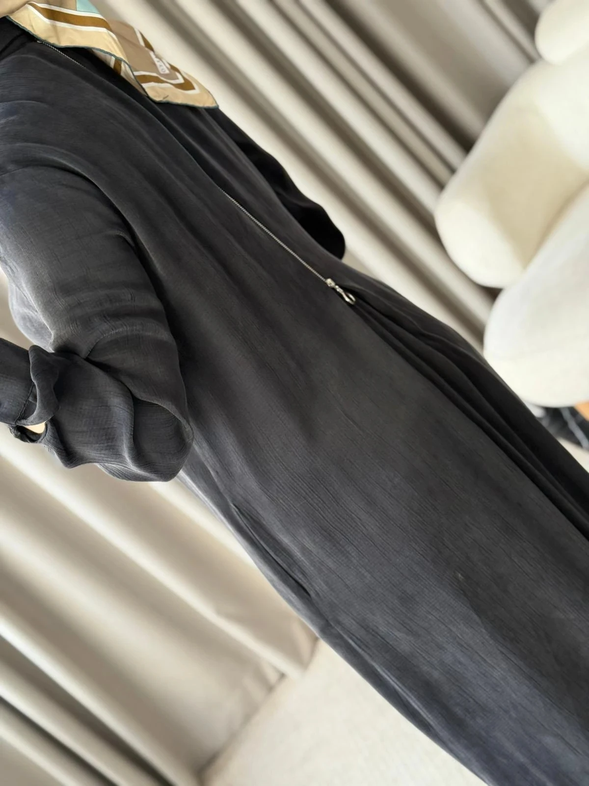 Qeffa Sırt Fermuar Detay İpek Elbise