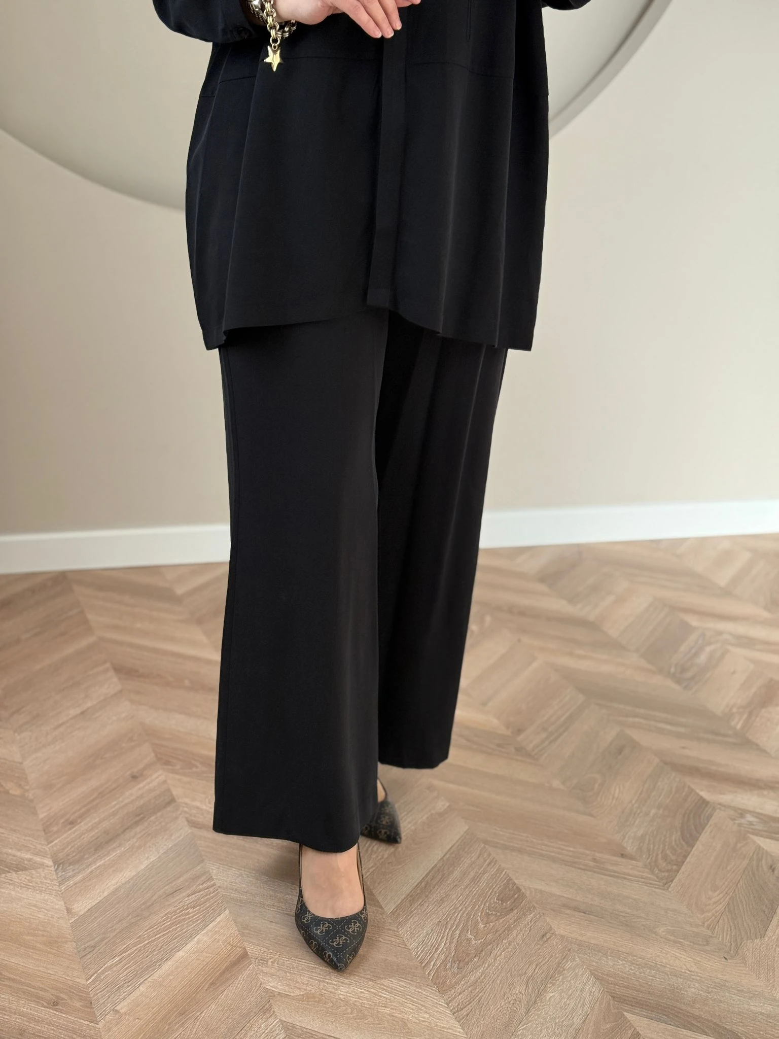 Nuss Yaka Nakış İşlemeli Takım - Siyah