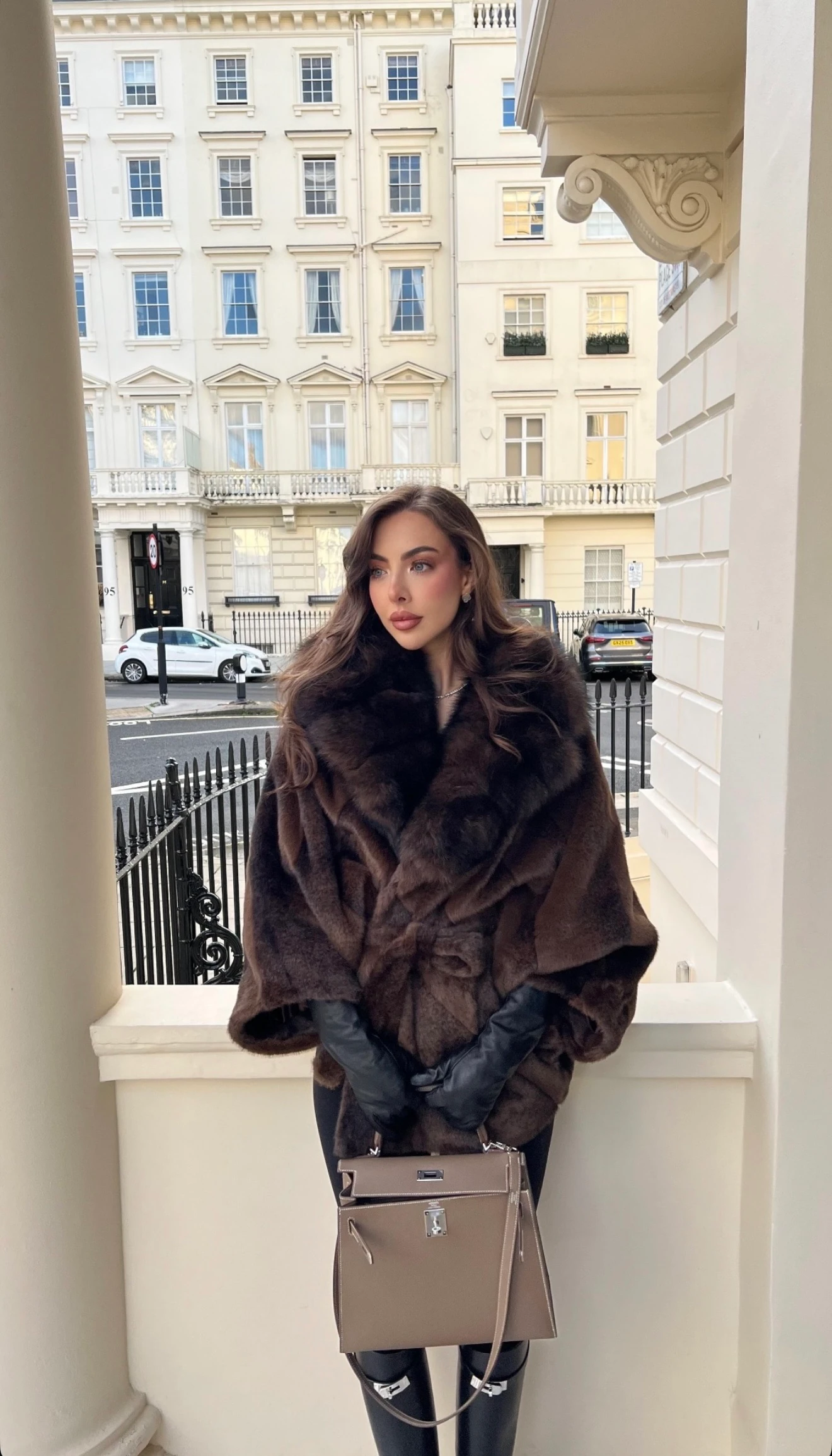 Koyu Yaka Acı Kahve Tasarım Kürk