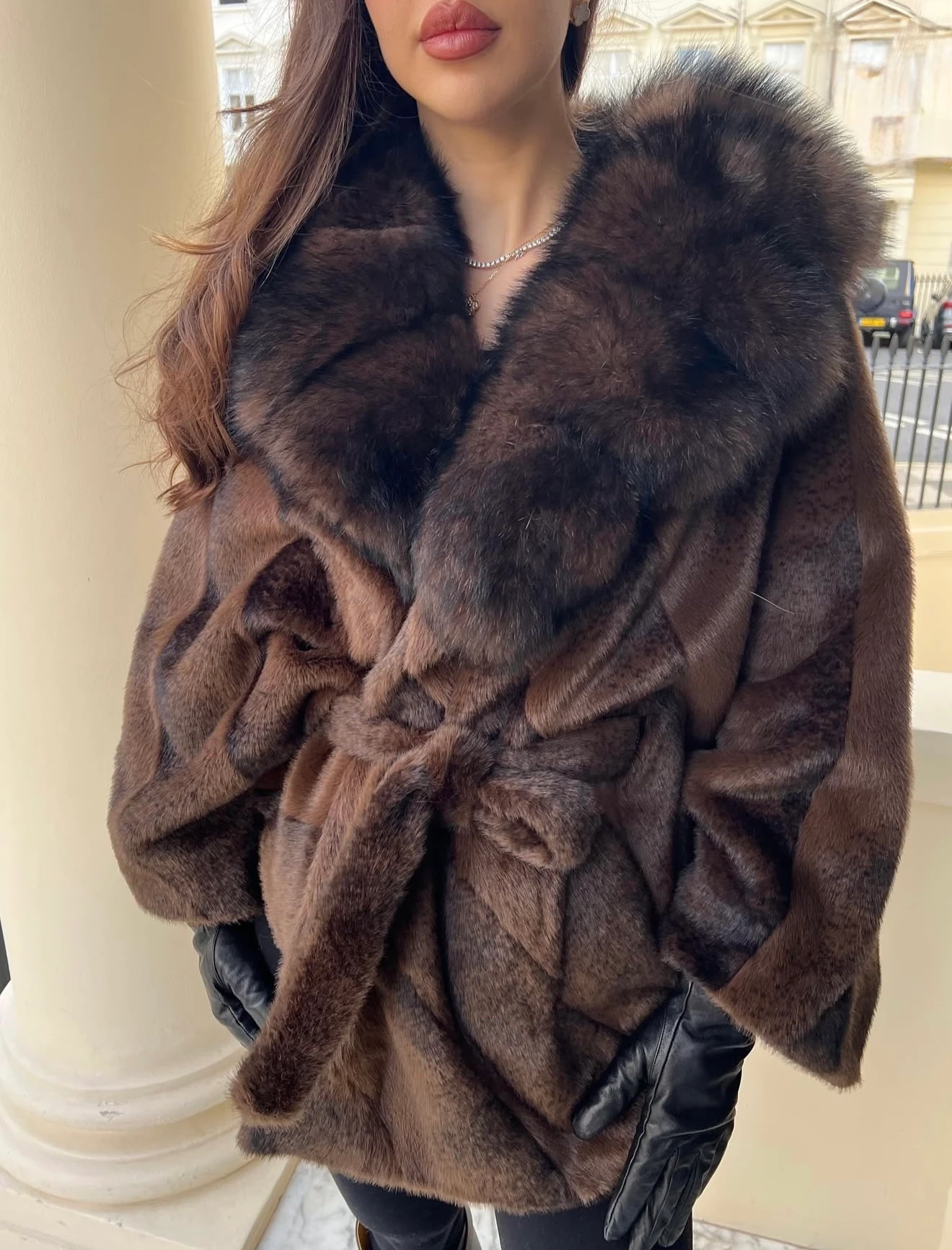 Koyu Yaka Acı Kahve Tasarım Kürk