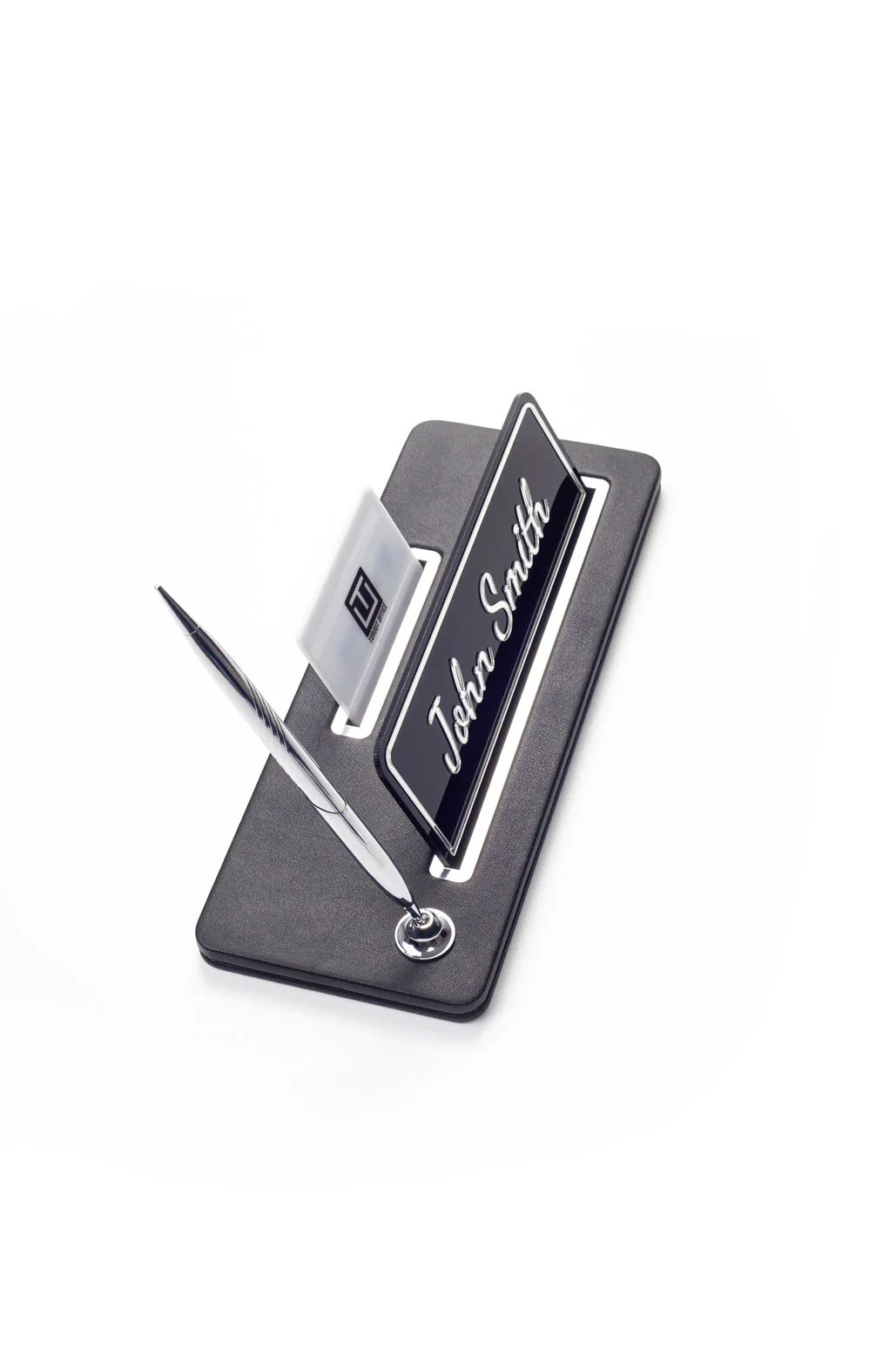 Cavalli Tek Kalemli Deri Masa İsimliği Düz Siyah Krom Detaylı, Minimal ve Şık Ofis Masa Aksesuarı, Premium Kalitede Kişiye Özel Deri İsimlik Hediyesi