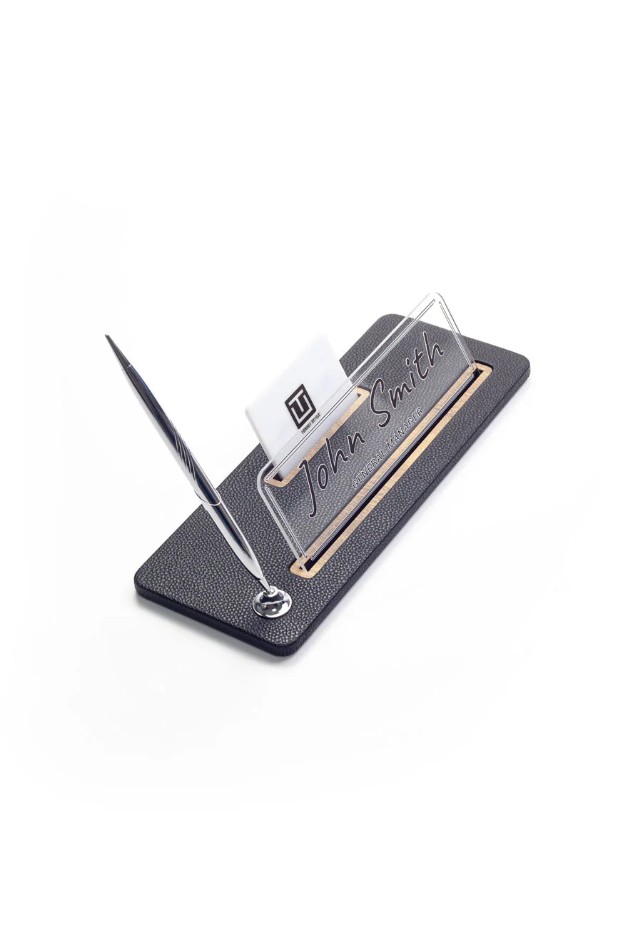 Cavalli Tek Kalemli Deri Masa İsimliği Siyah Ahşap Detaylı, Şık ve Modern Ofis Masa Aksesuarı, Premium Kalitede Kişiye Özel Deri İsimlik Hediyesi