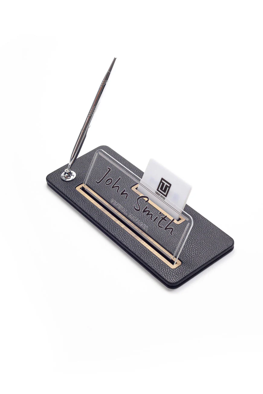 Cavalli Tek Kalemli Deri Masa İsimliği Siyah Ahşap Detaylı, Şık ve Modern Ofis Masa Aksesuarı, Premium Kalitede Kişiye Özel Deri İsimlik Hediyesi