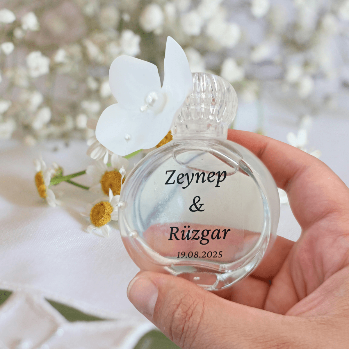 Kişiye Özel Süslemeli Cam Şişeli Kolonya – Nişan, Nikah ve Düğün Hediyeliği M1
