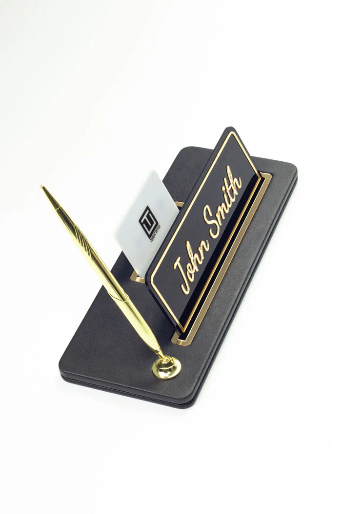 Cavalli Tek Kalemli Deri Masa İsimliği Düz Siyah Gold Detaylı, Lüks ve Zarif Ofis Masa Aksesuarı, Premium Kalitede Kişiye Özel Deri İsimlik Hediyesi