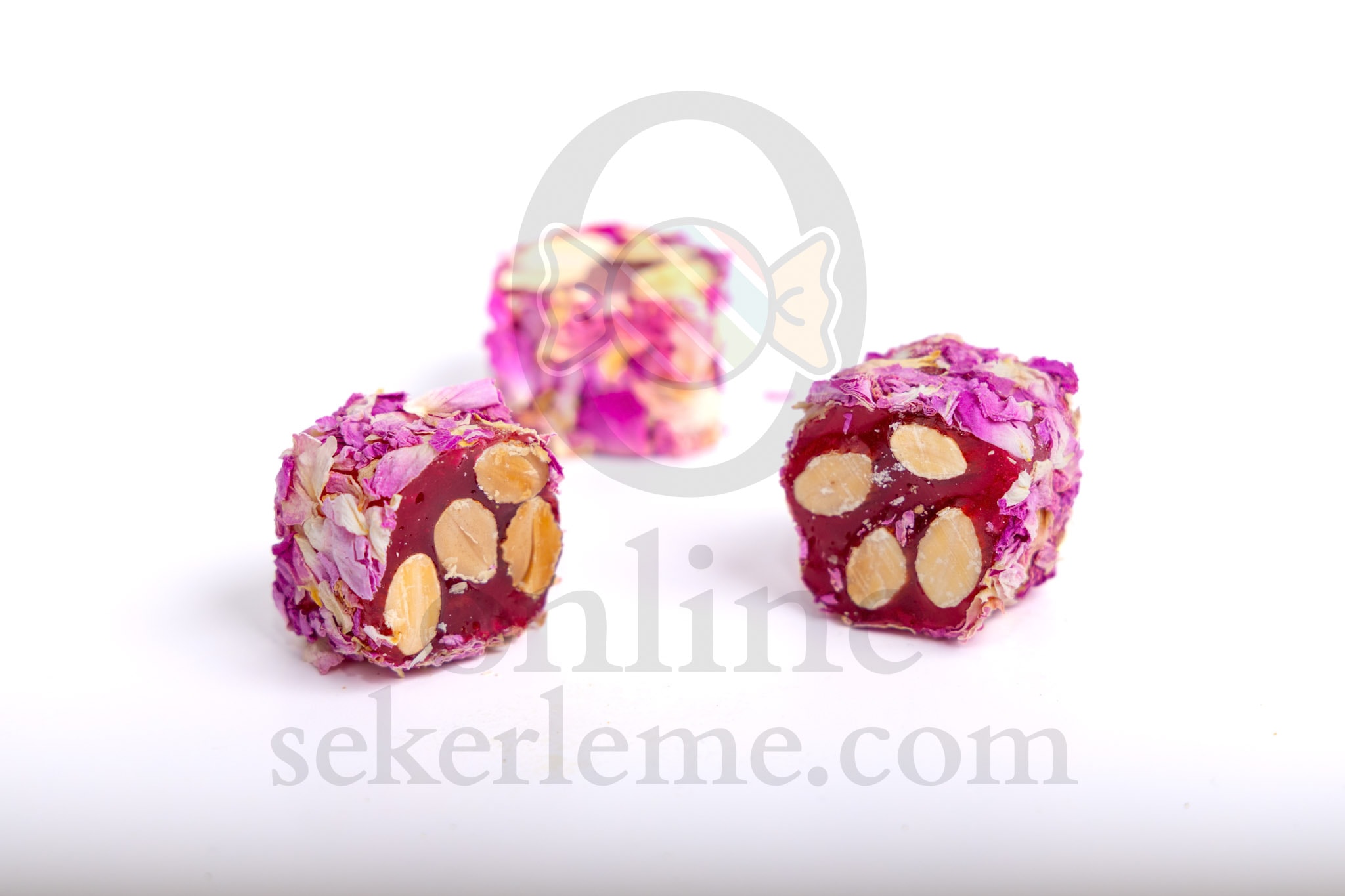 GÜL YAPRAKLI NARLI BADEMLİ ŞERİT LOKUM (5KG)