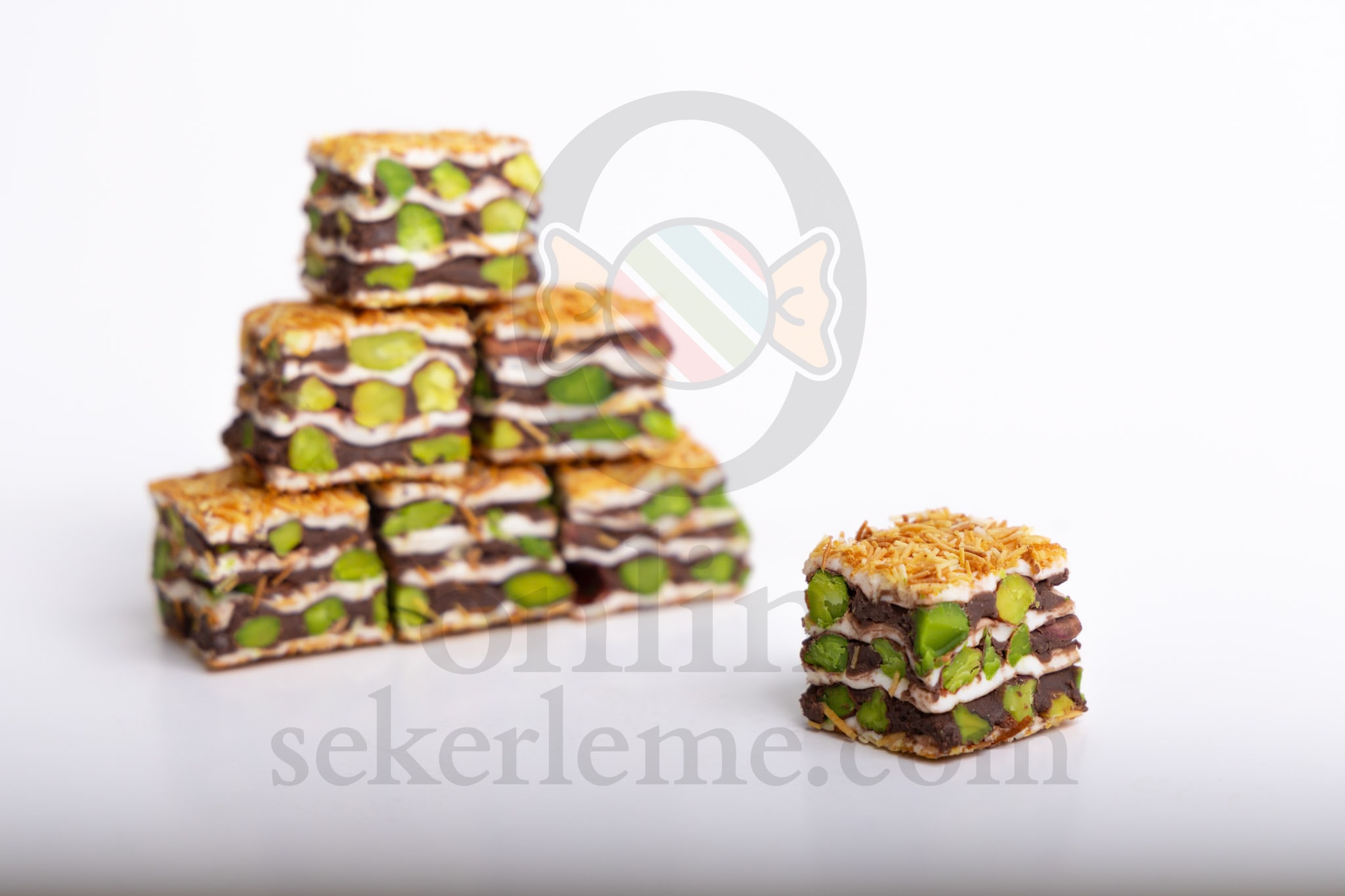ÇITIR KADAYIF KAPLI ÇİKOLATA ANTEP FISTIKLI BAKLAVA LOKUM (5KG)