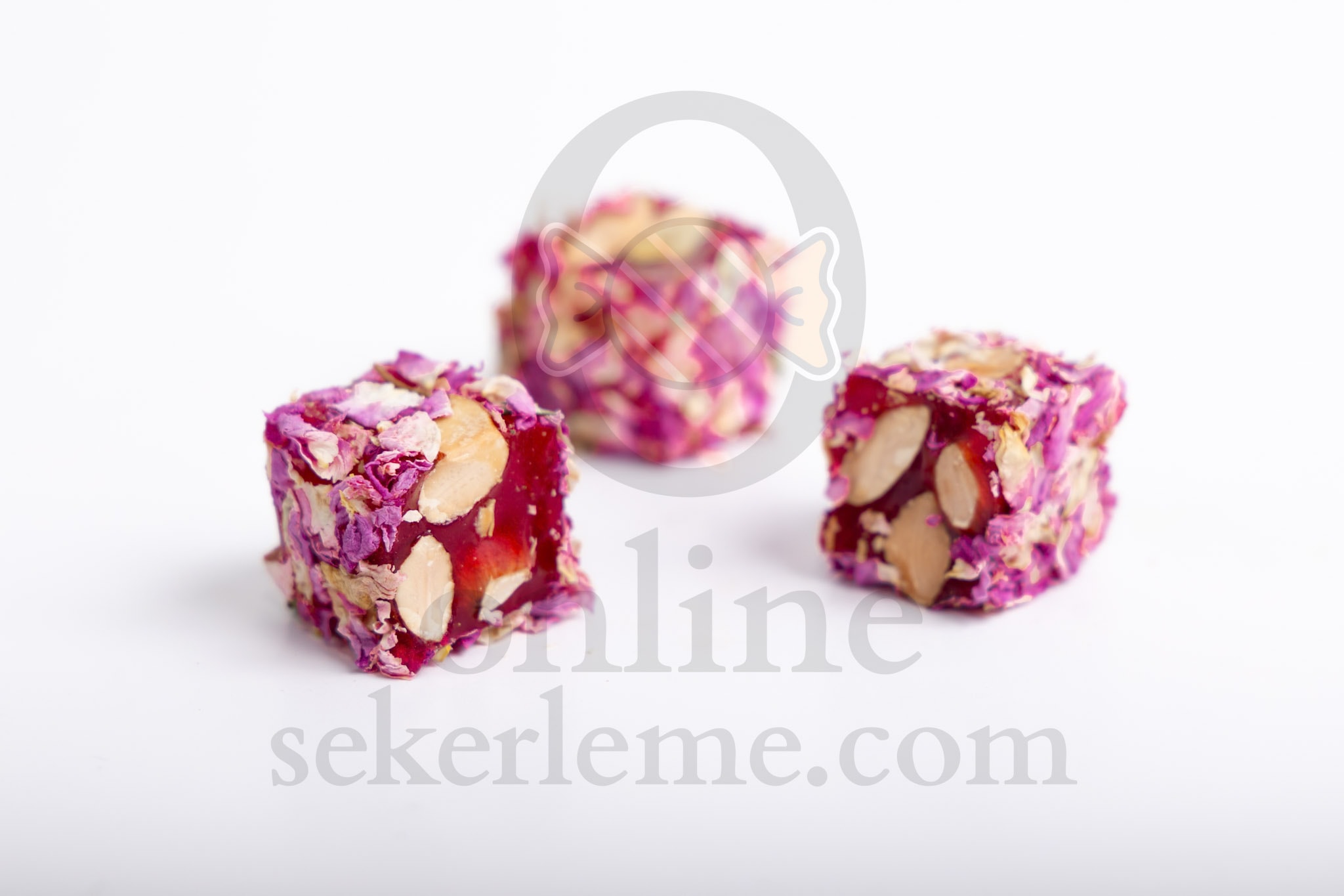 GÜL YAPRAKLI NARLI BADEMLI KÜP LOKUM (5KG)