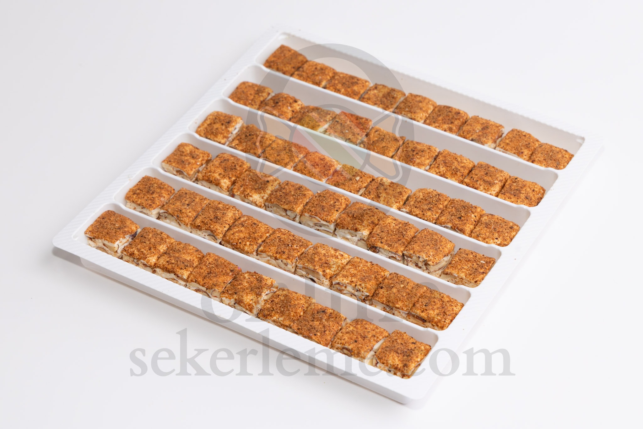 TOZ BADEM KAPLI BEYAZ ÇİKOLATALI BADEMLI BAKLAVA LOKUM (5KG)