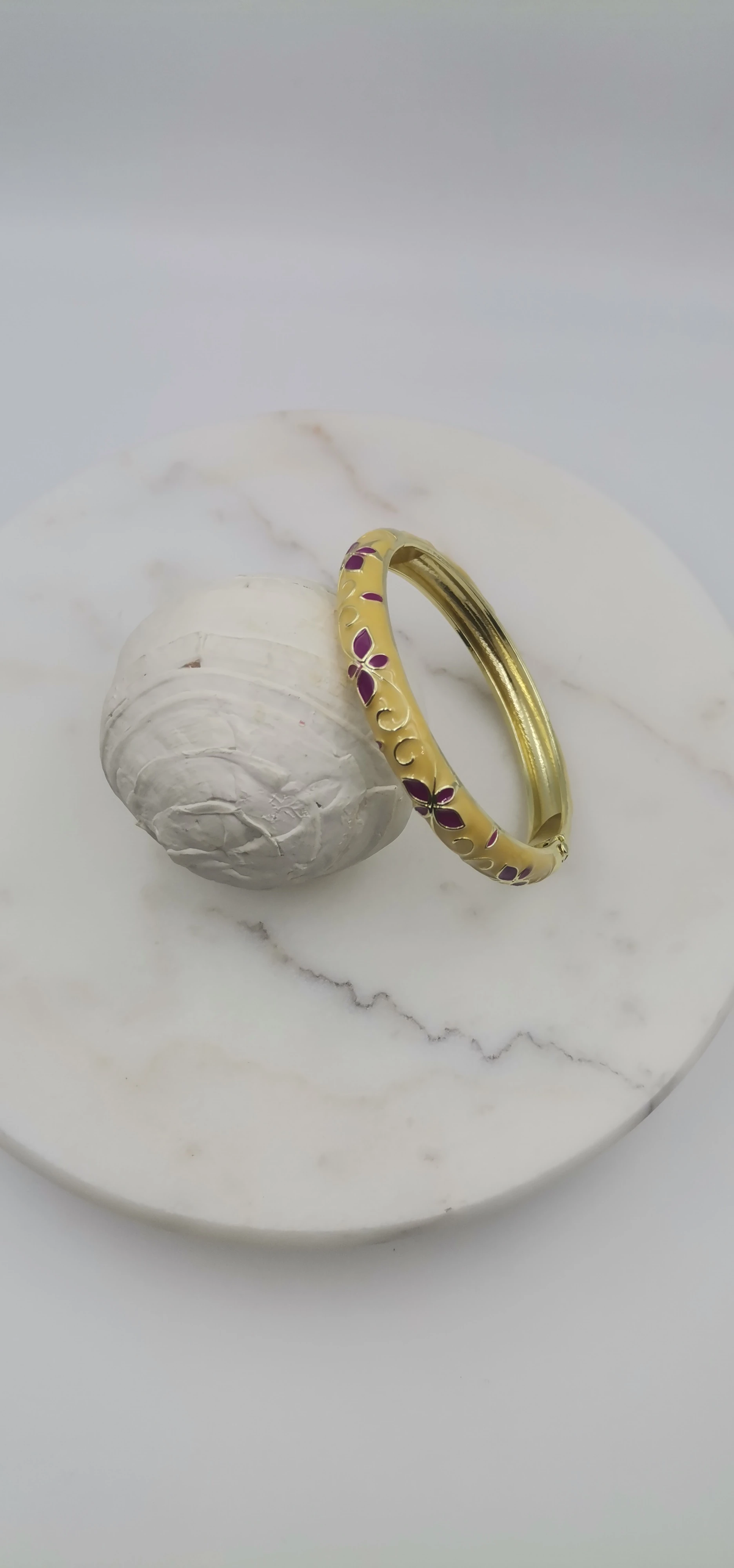 MİNELİ GOLD KELEPÇE