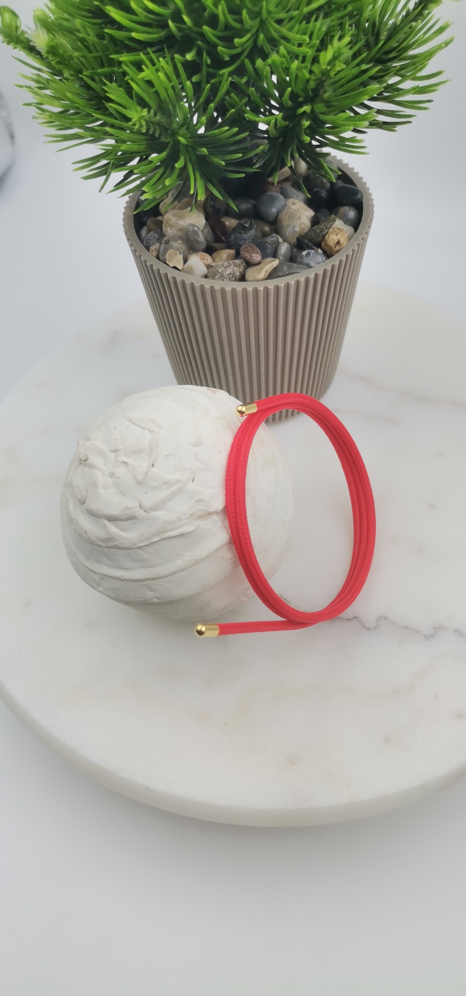 RENKLİ MIKNATISLI DOLAMALI BİLEKLİK