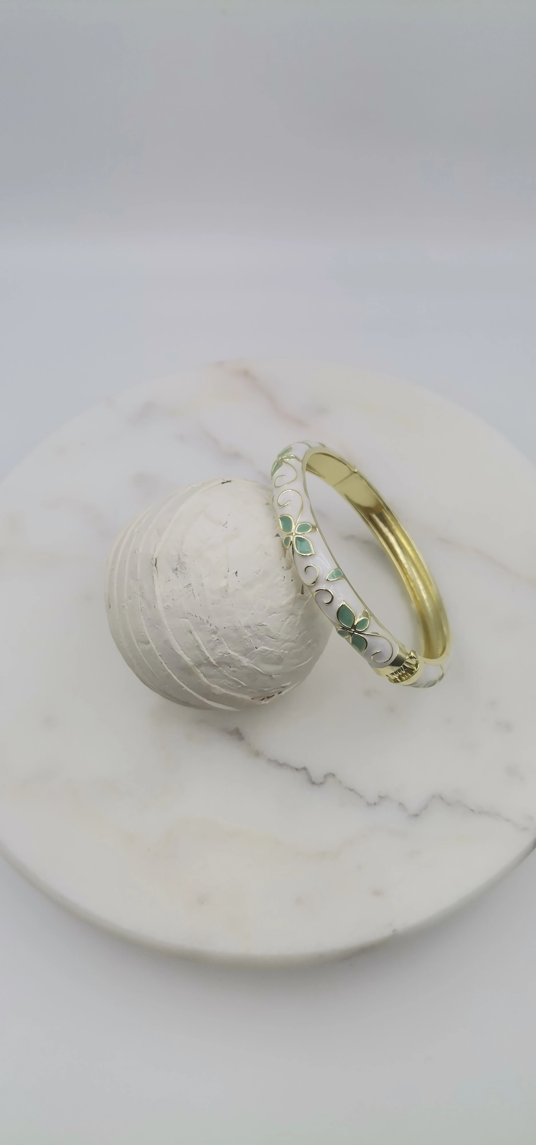 MİNELİ GOLD KELEPÇE