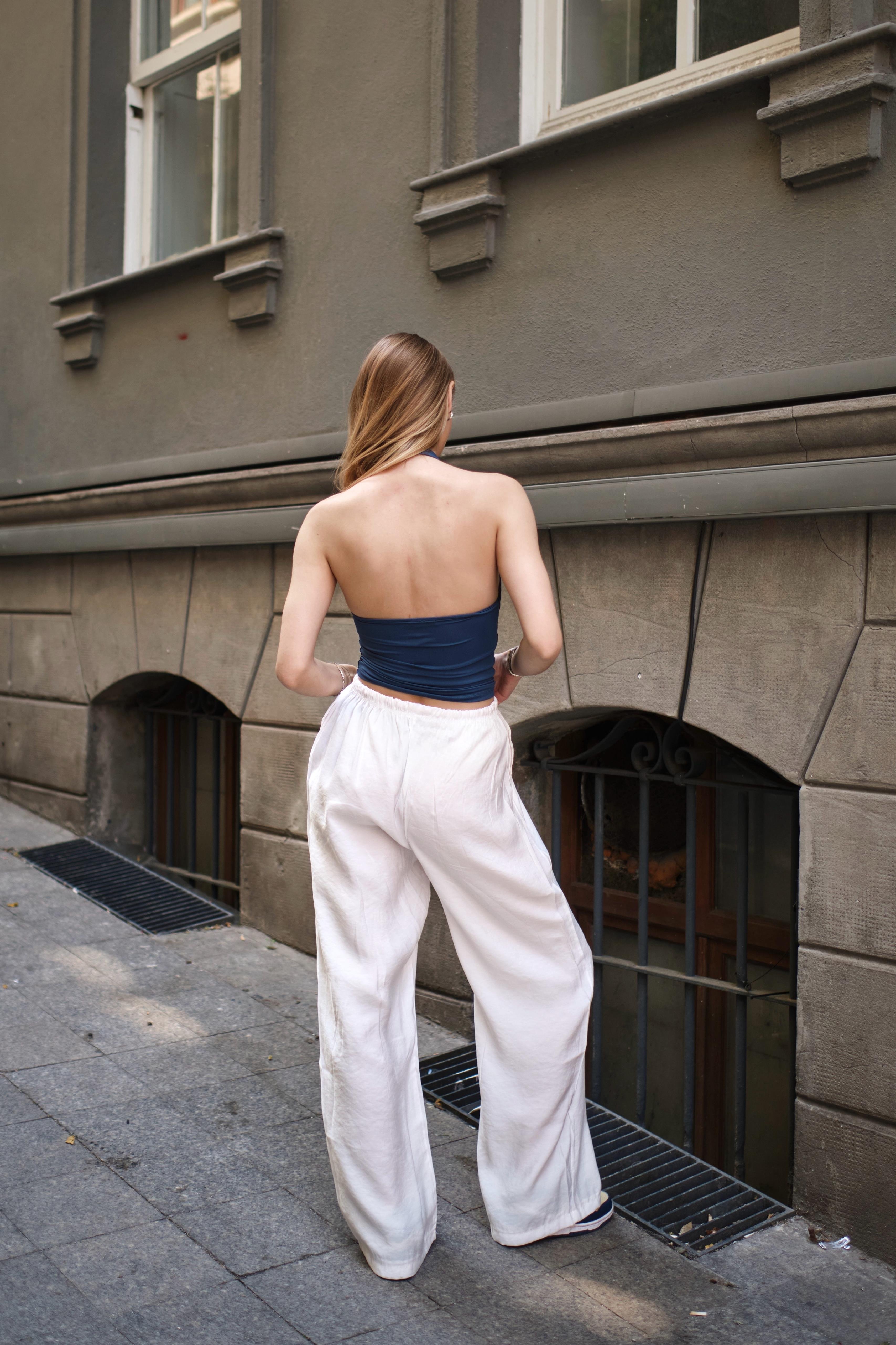 Crop Blanc Halter Rahat Kumaş İnce Günlük Halter Boyun Detaylı Crop