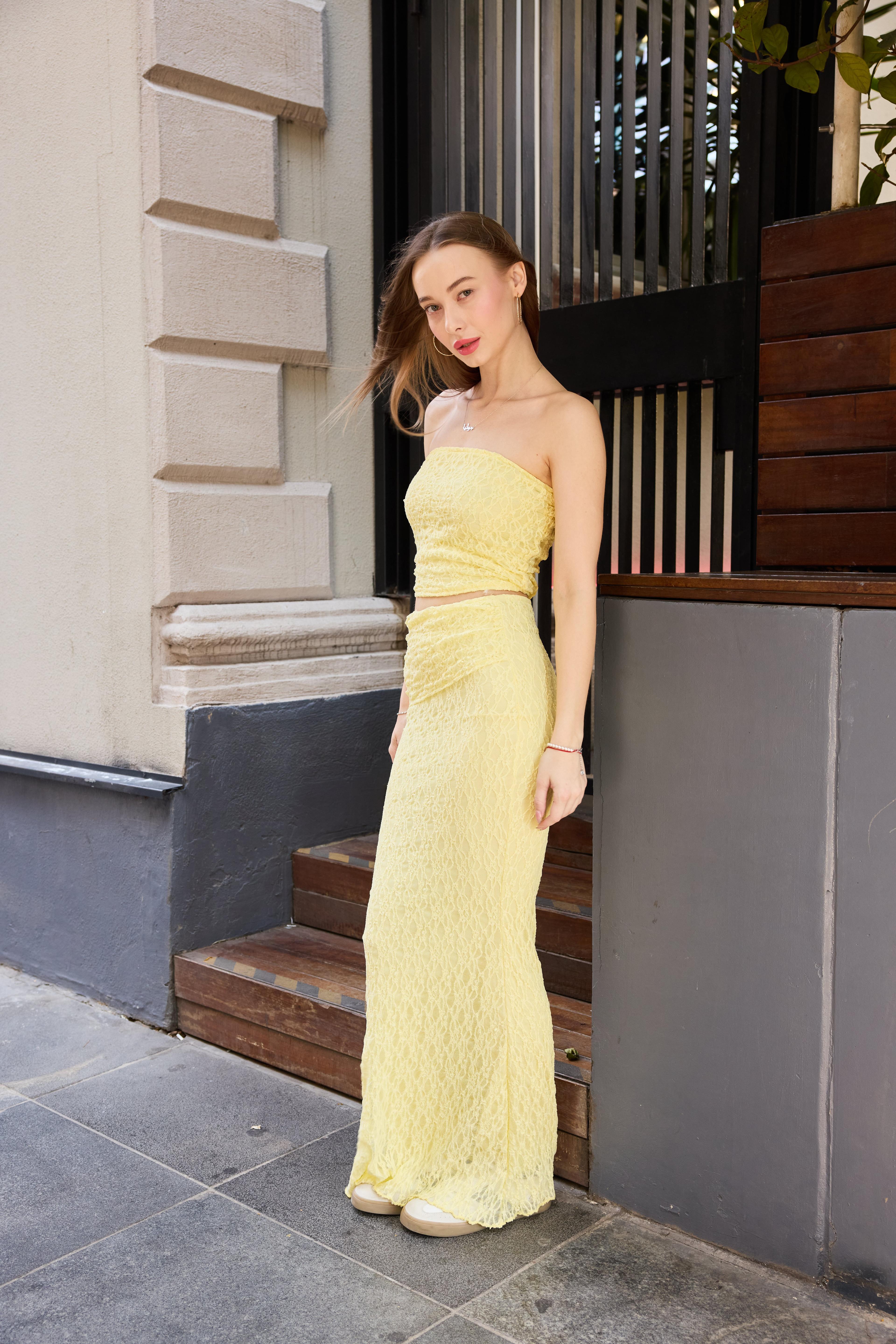  Éclat Soleil Kadın Sarı Dantel Straplez İkili Takım Crop Top & Uzun Etek