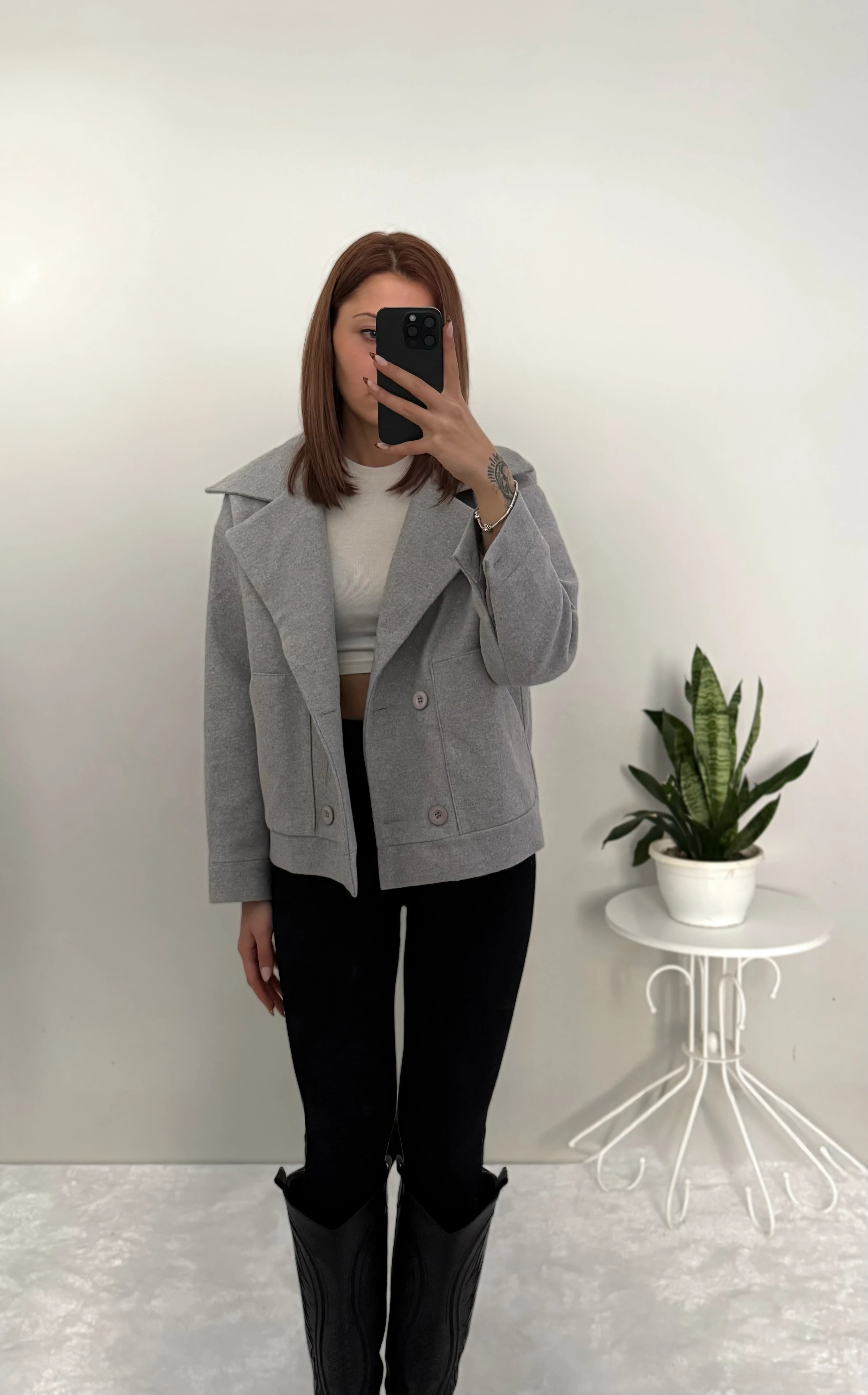 Brume Kadın Yumuşak Dokulu Oversize Kısa Şık Gri Kaban