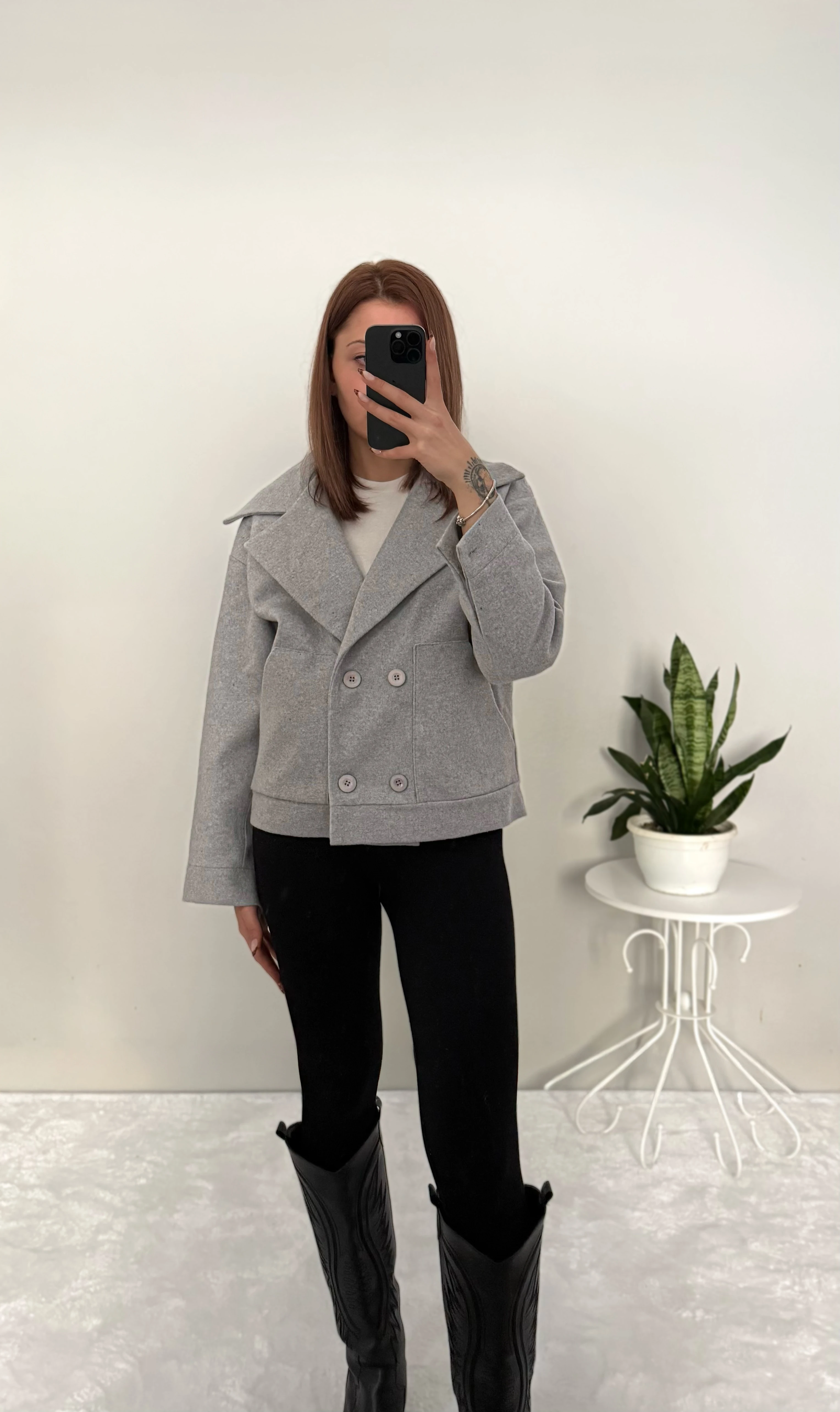 Brume Kadın Yumuşak Dokulu Oversize Kısa Şık Gri Kaban