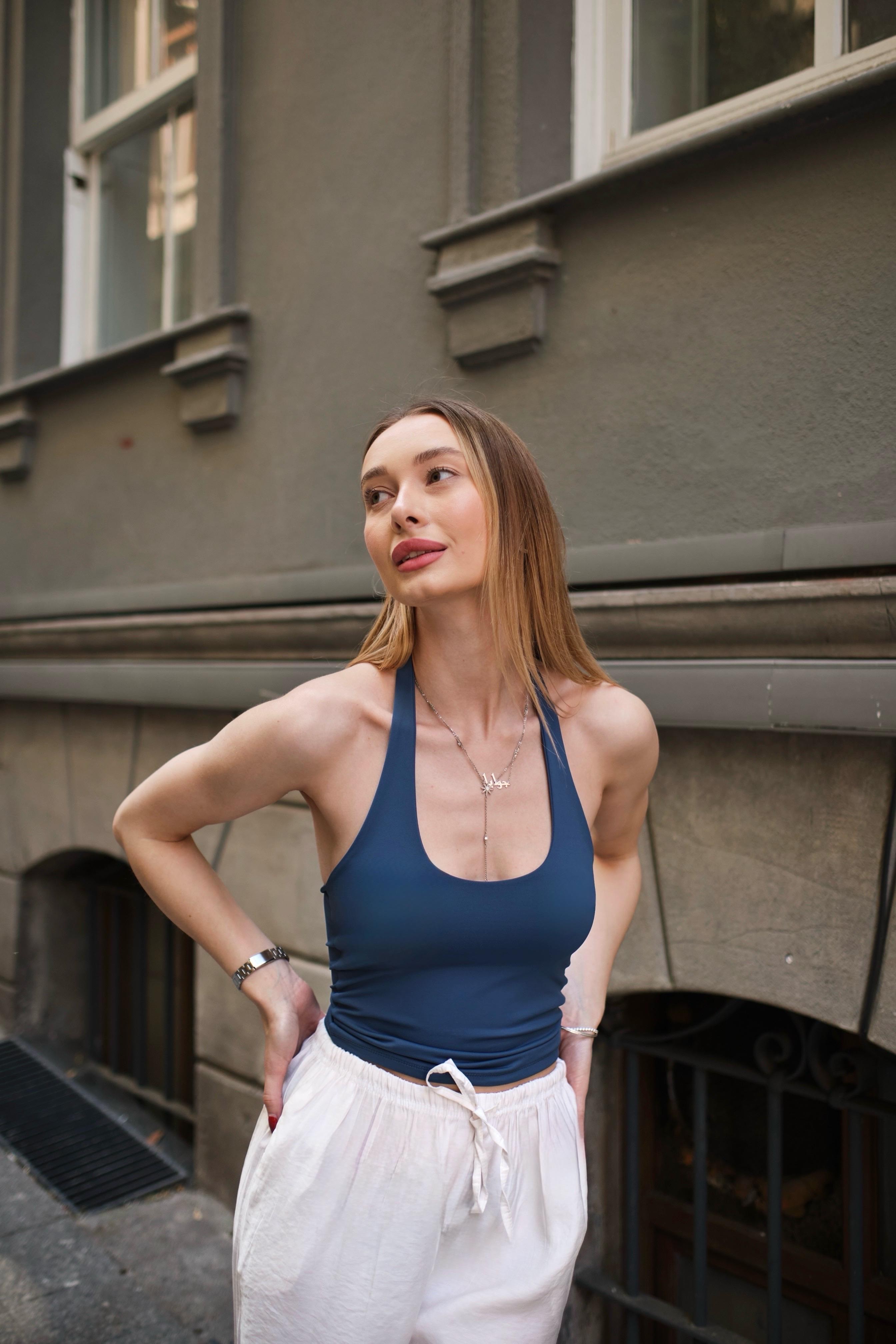 Crop Blanc Halter Rahat Kumaş İnce Günlük Halter Boyun Detaylı Crop