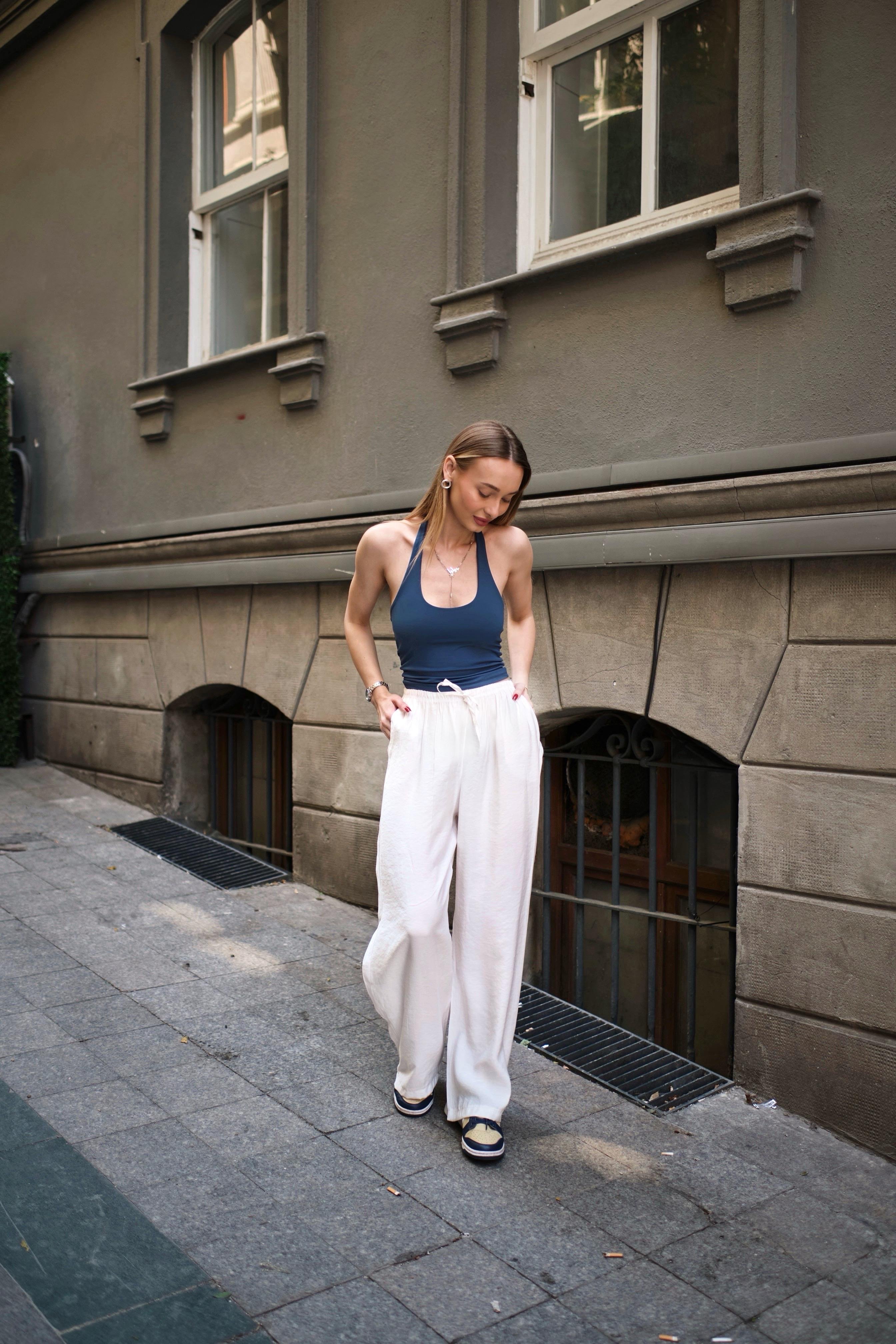 Crop Blanc Halter Rahat Kumaş İnce Günlük Halter Boyun Detaylı Crop - mavi