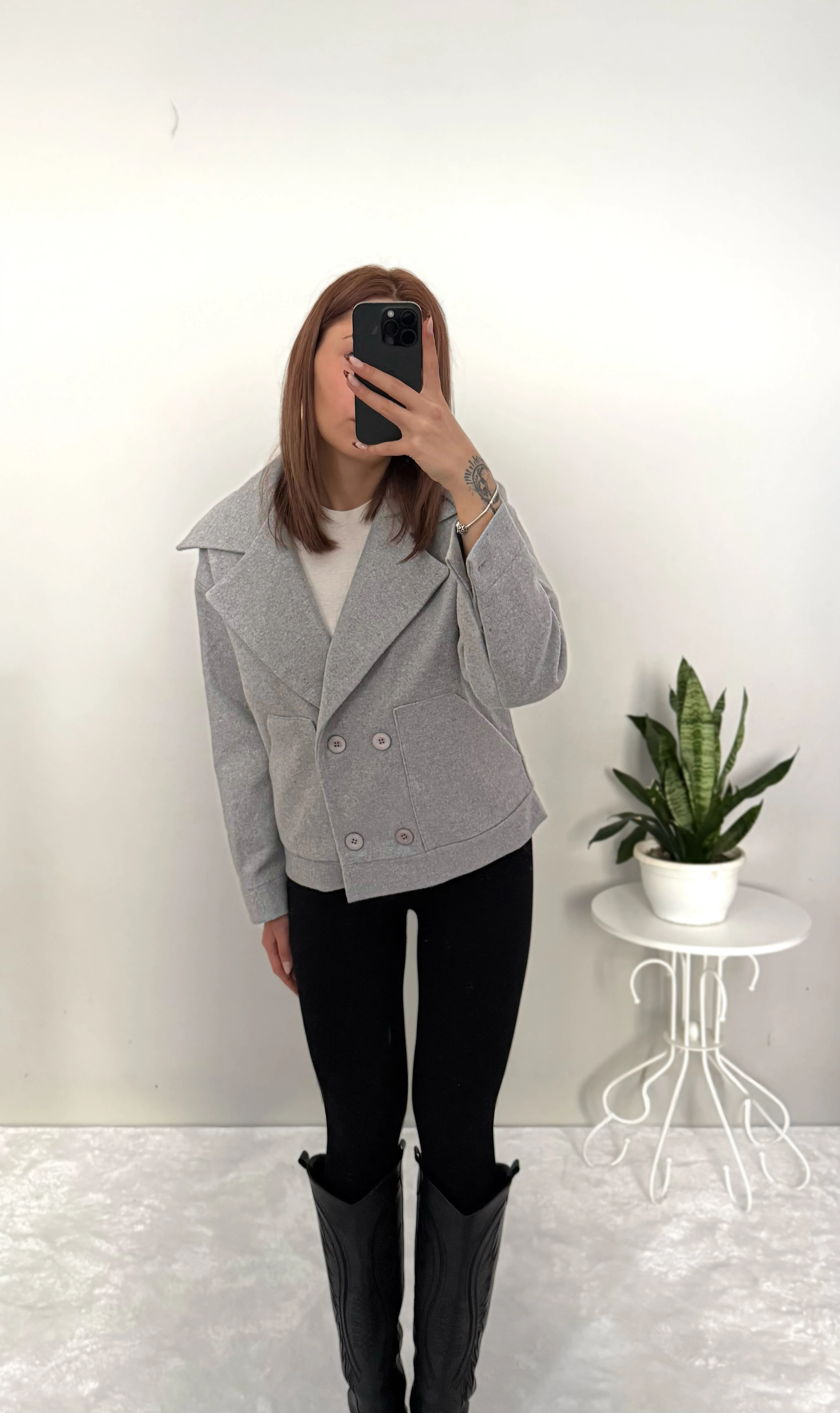 Brume Kadın Yumuşak Dokulu Oversize Kısa Şık Gri Kaban