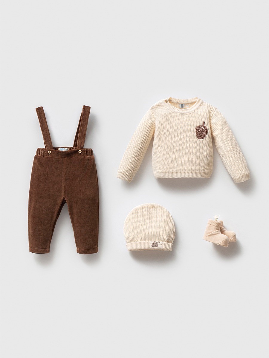 Erkek Bebek Premium Triko Üst Kadife Tulum Bere Çorap Özel Kutulu Set (3-6 ay )