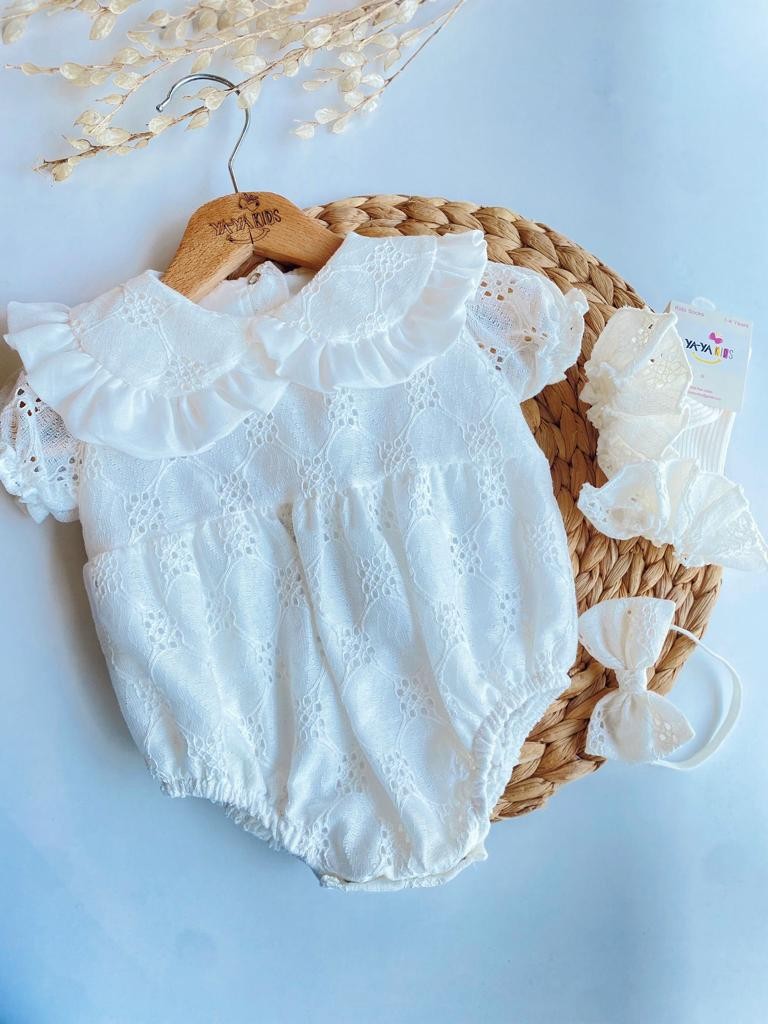 Mabel Fisto Detay Delikli Kısa Kol Romper-Çorap-Bandana Set