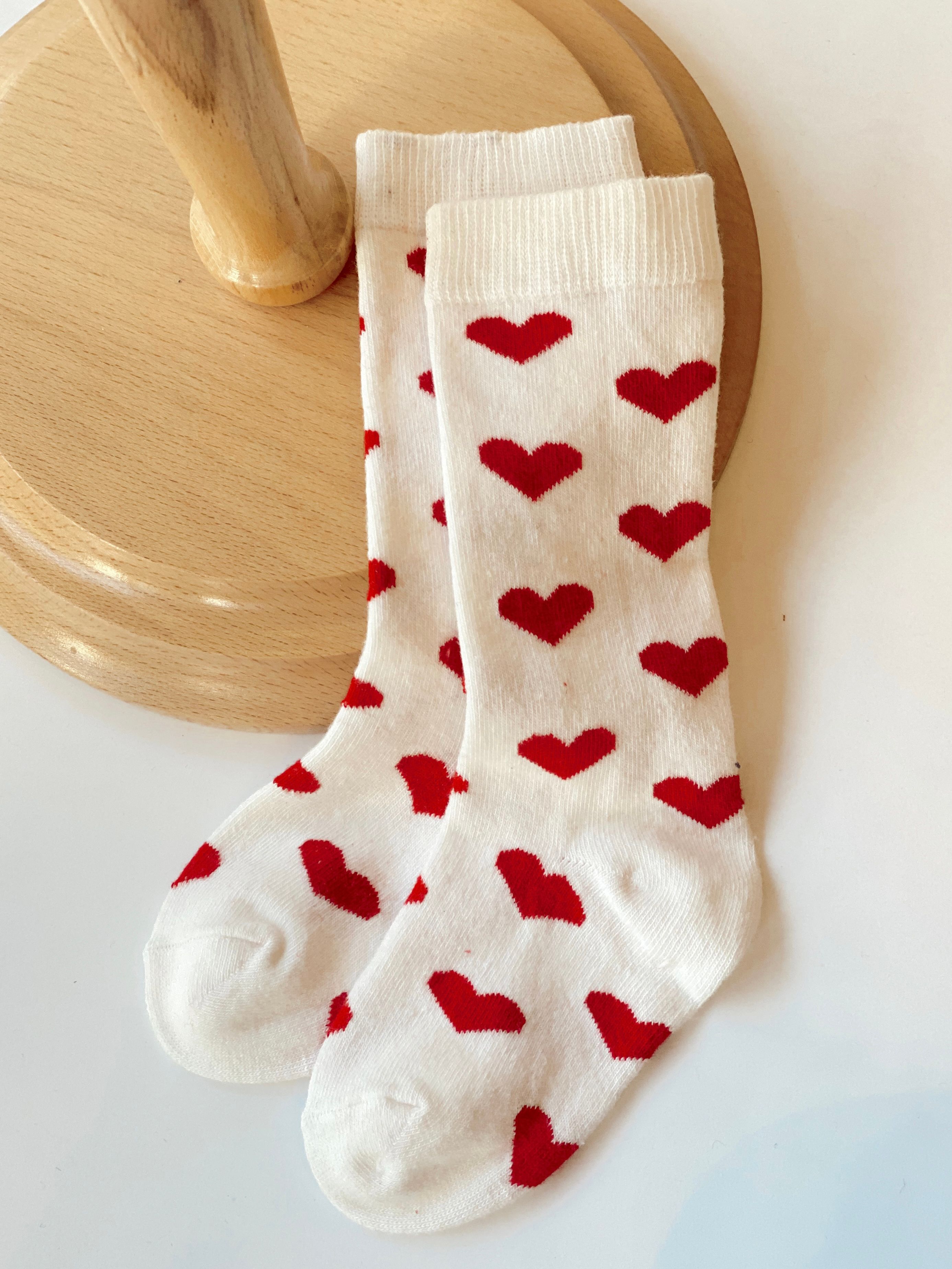 Kırmızı Beyaz Kalp Dizaltı Çocuk Çorap