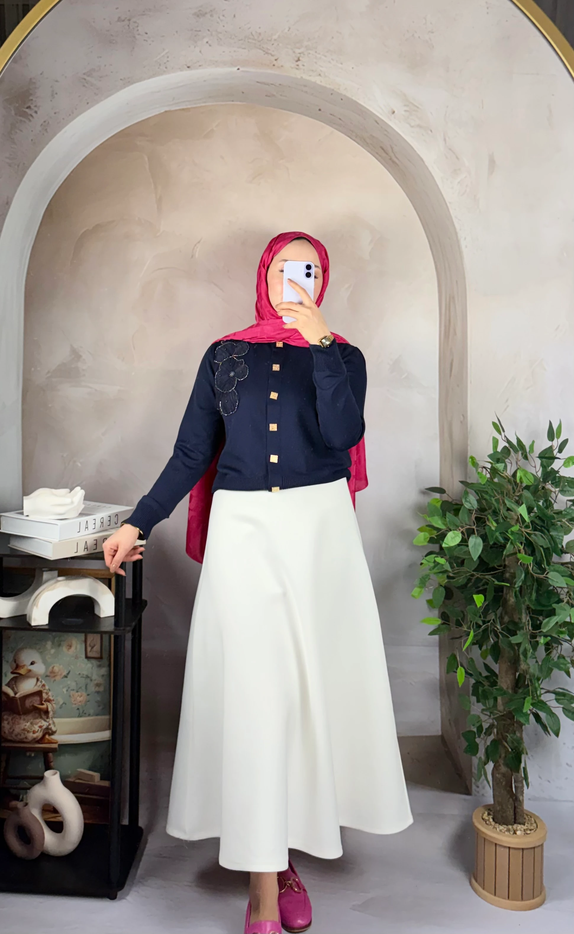 Çiçek İşlemeli Triko Hırka