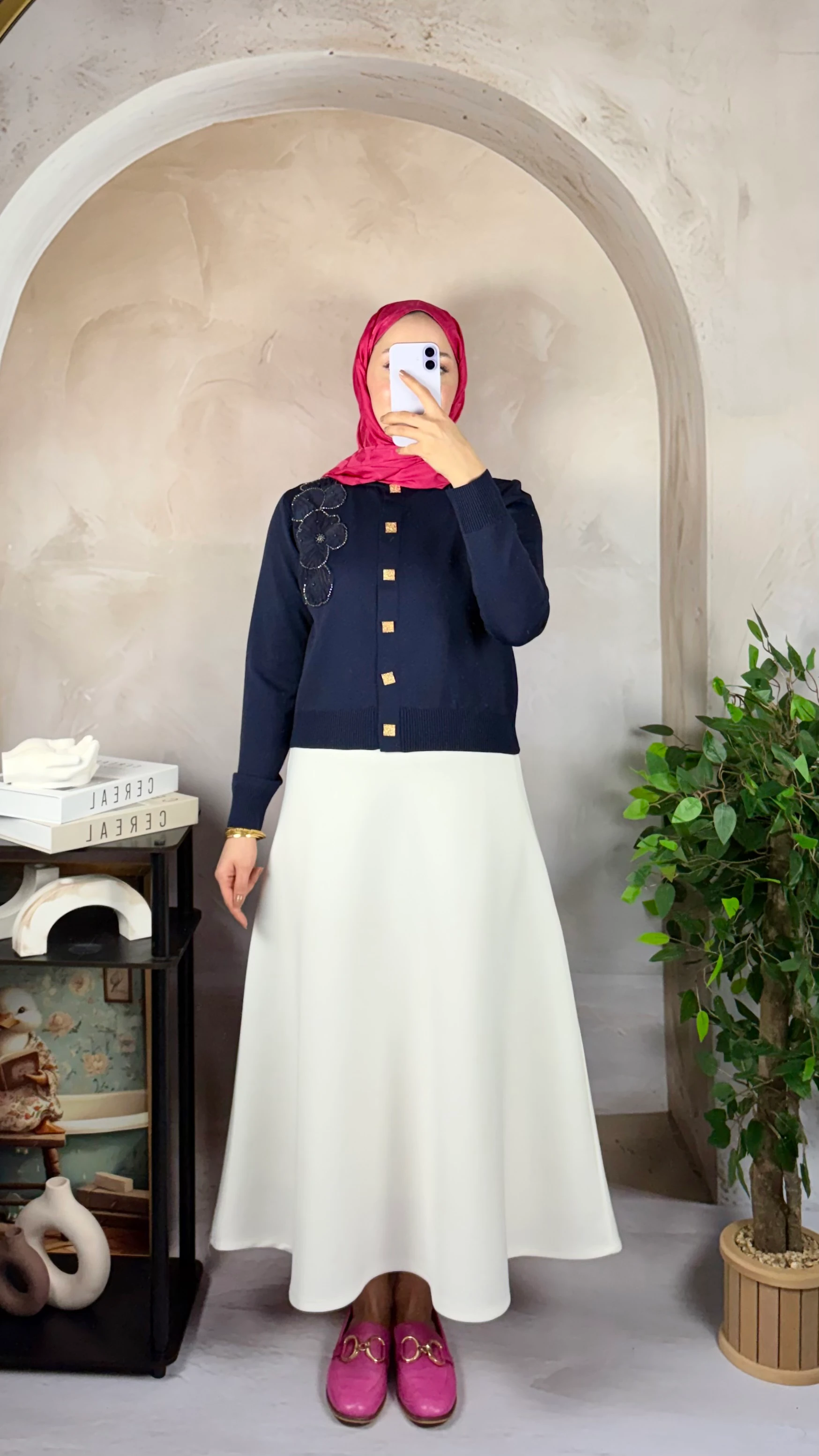 Çiçek İşlemeli Triko Hırka