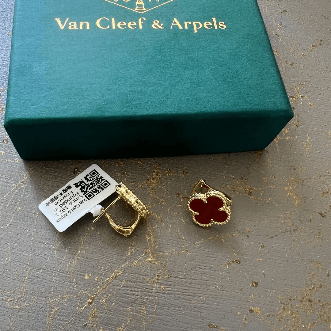 Van Cleef & Arpels All Gold Red Küpe