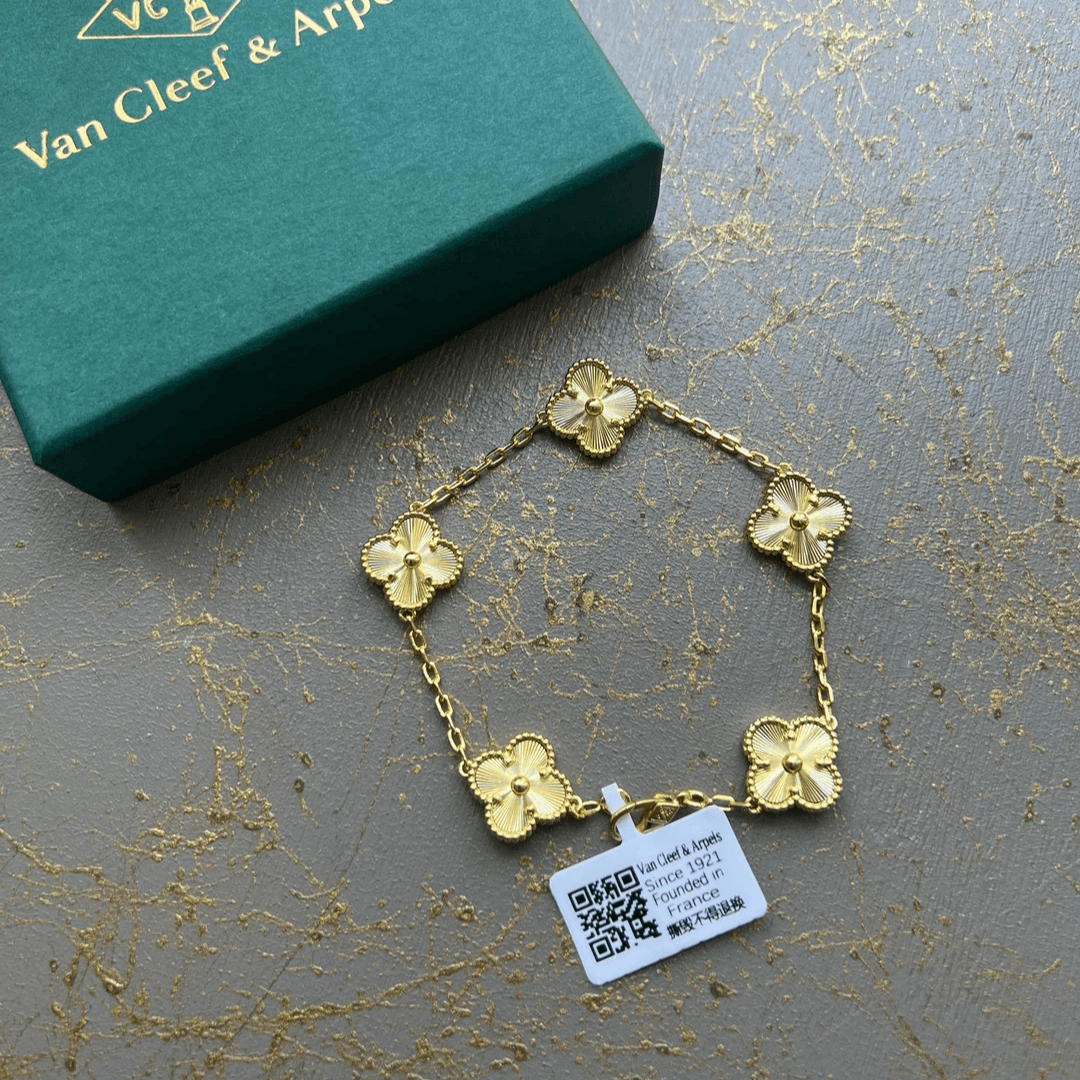 Van Cleef & Arpels All Gold Bileklik