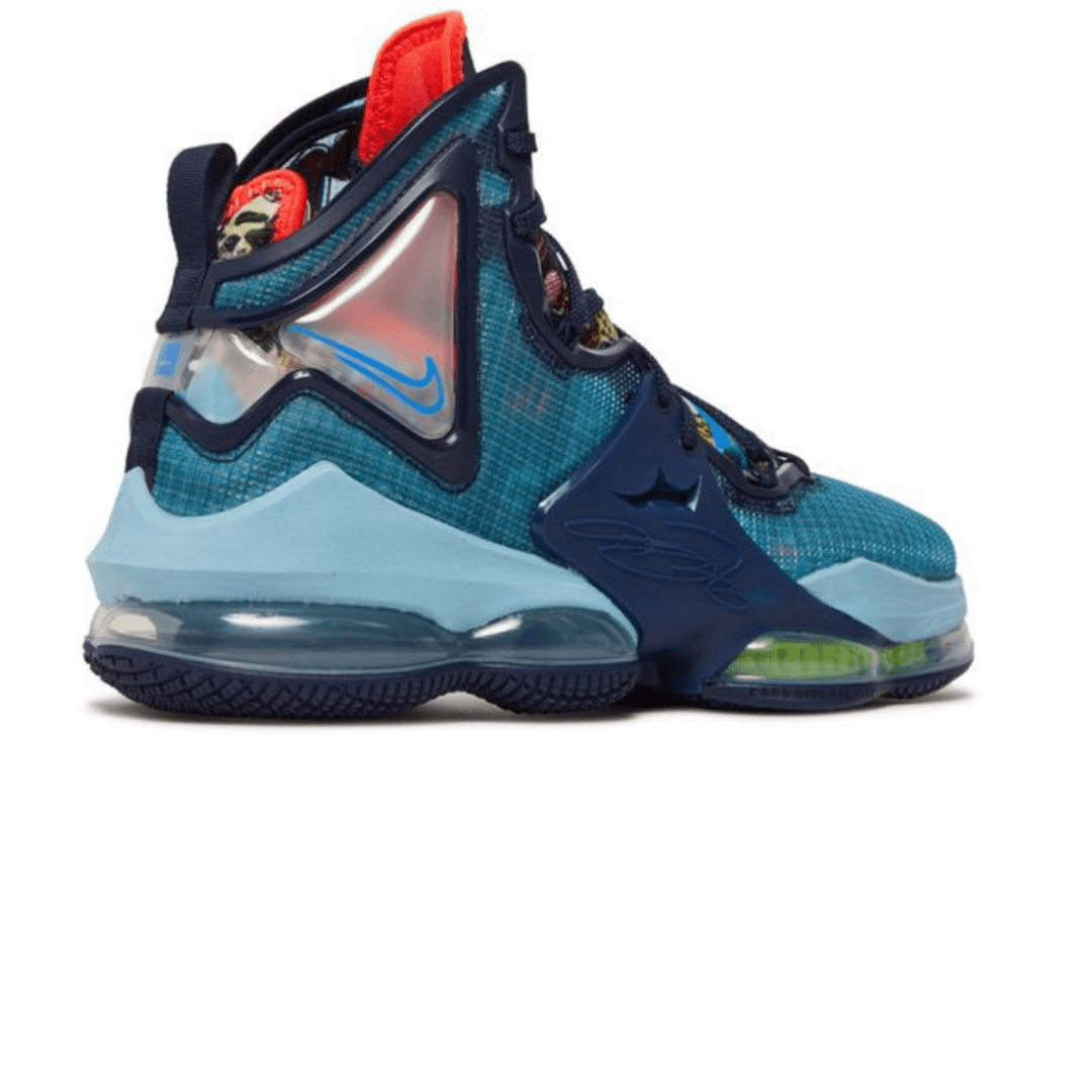 LeBron 19