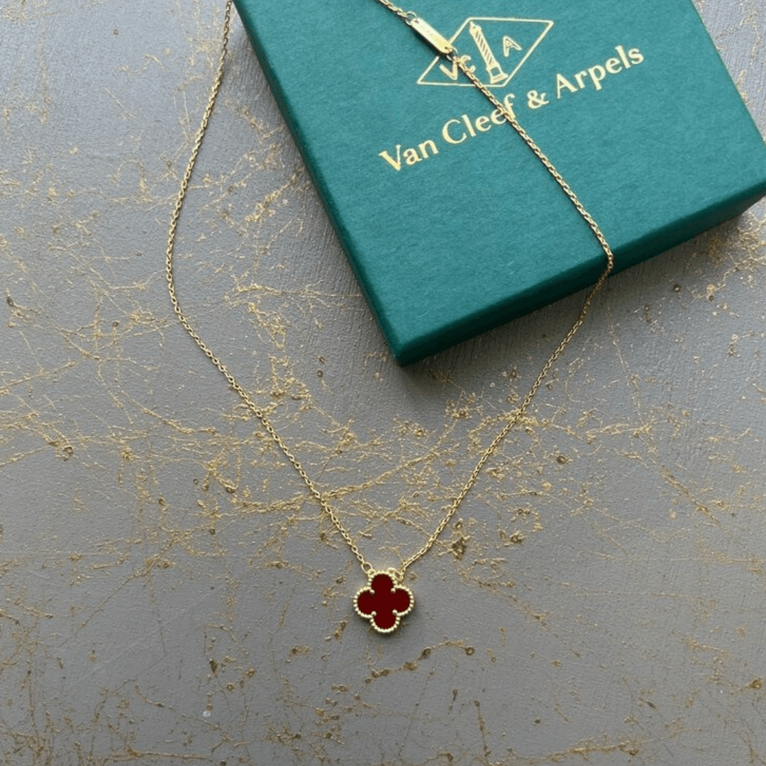 Van Cleef & Arpels Gold Red Kolye