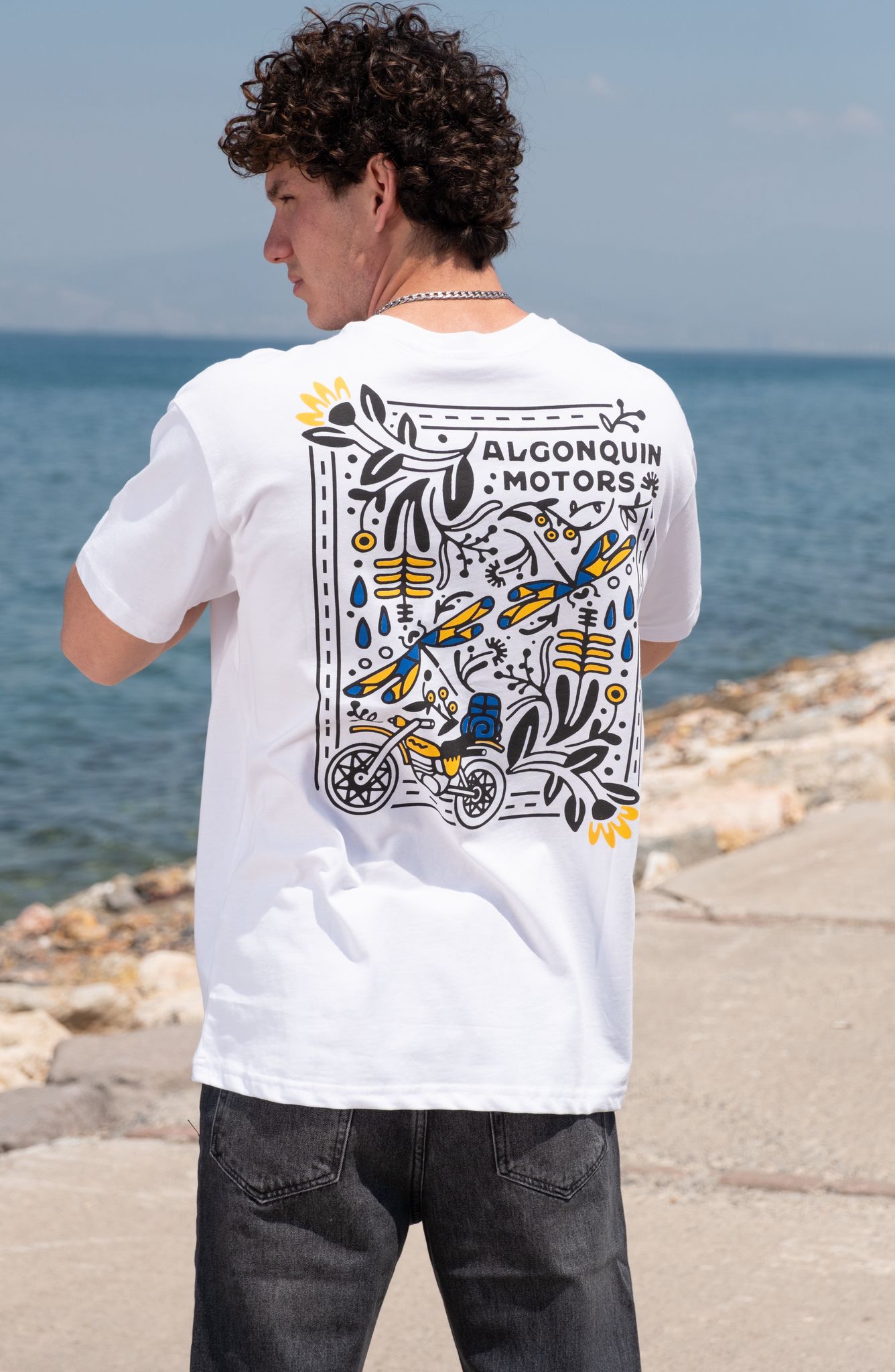 YUVARLAK YAKA ÖN VE ARKA MOTORSİKLET BASKILI TSHİRT-BEYAZ