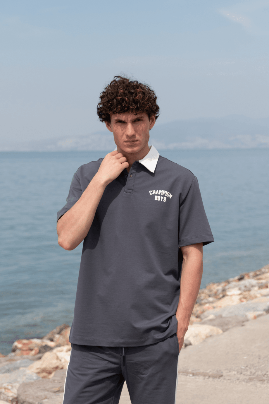 CHAMPION YAZILI POLO YAKA TSHİRT-FÜME