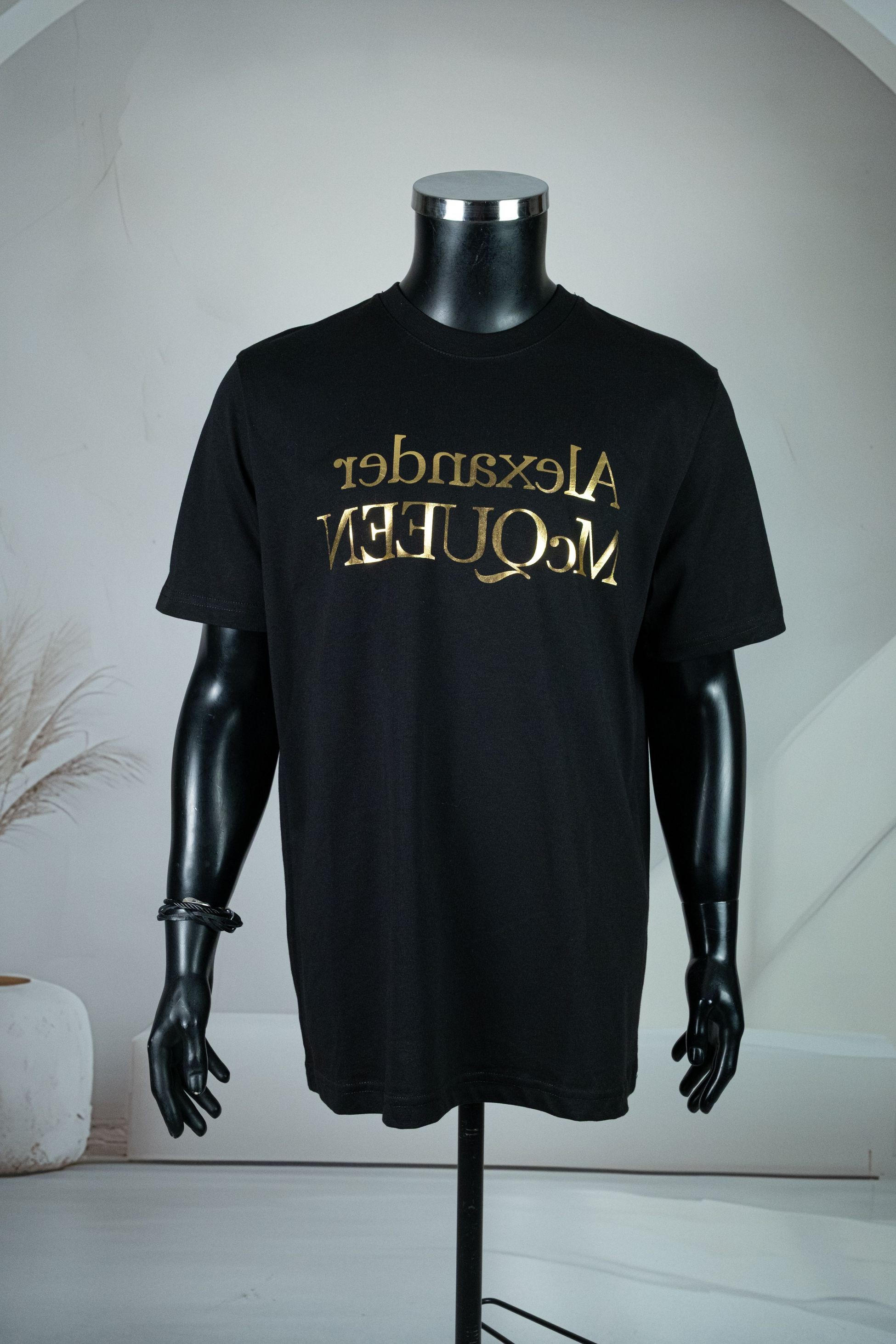 Alexander Mcqueen Siyah Yuvarlak Yaka Gold Marka Yazılı Tişört