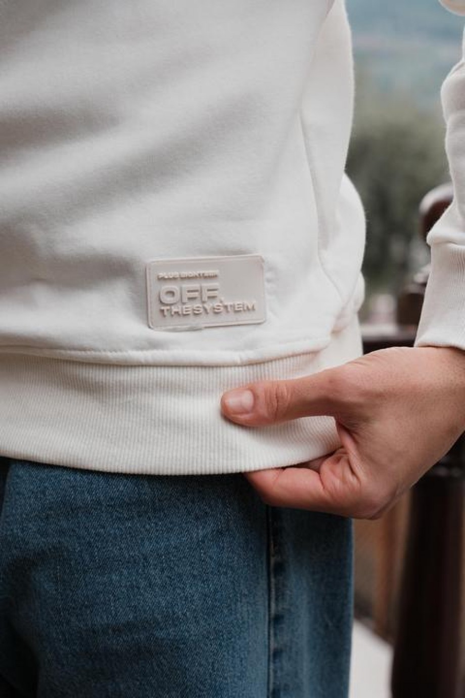 Krem Renk Mor Baskı Sweatshirt