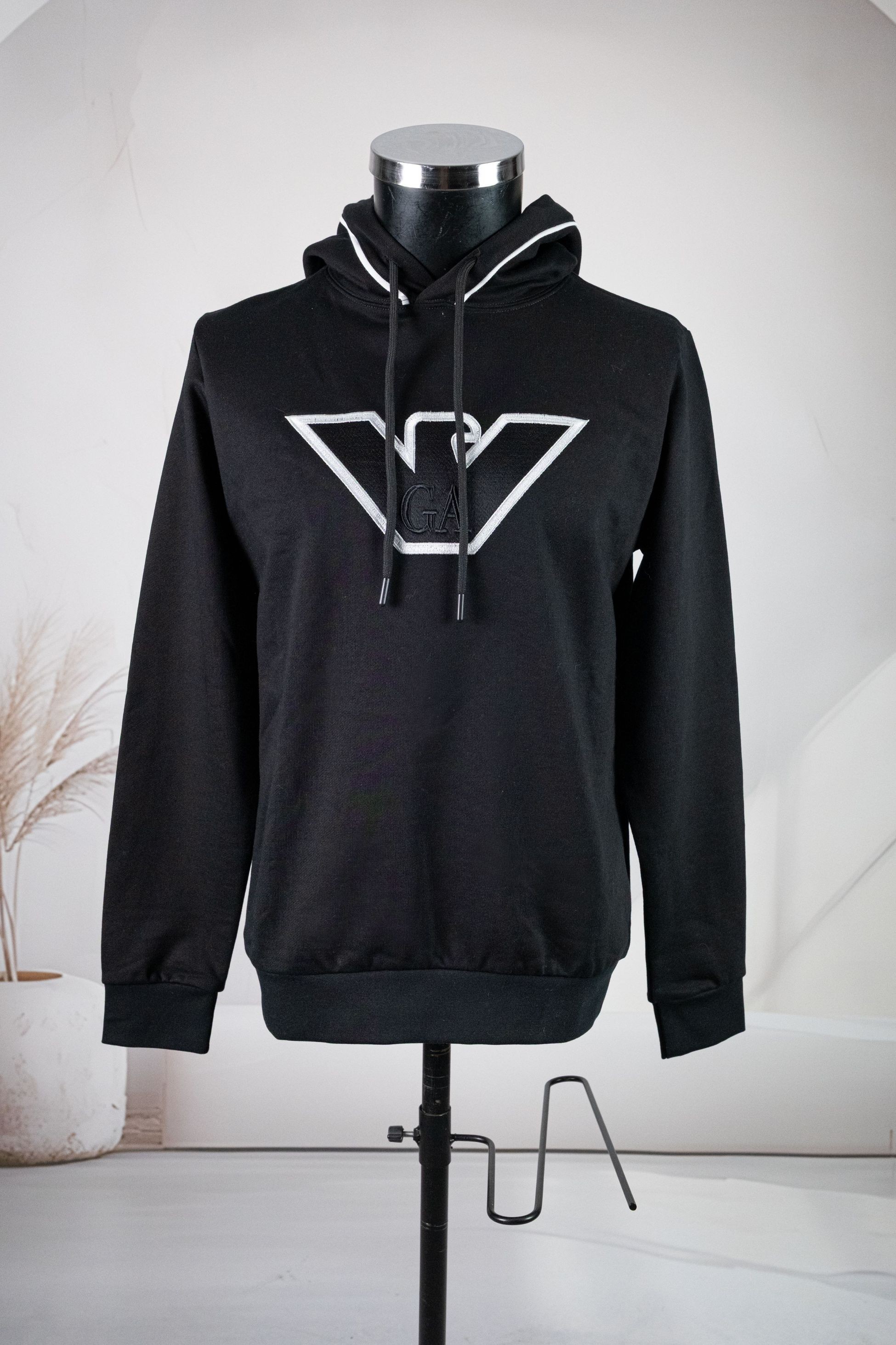Armani Siyah Göğüste Beyaz Logolu  Sweatshirt