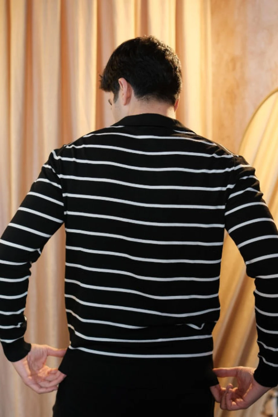 Siyah Çizgili Triko