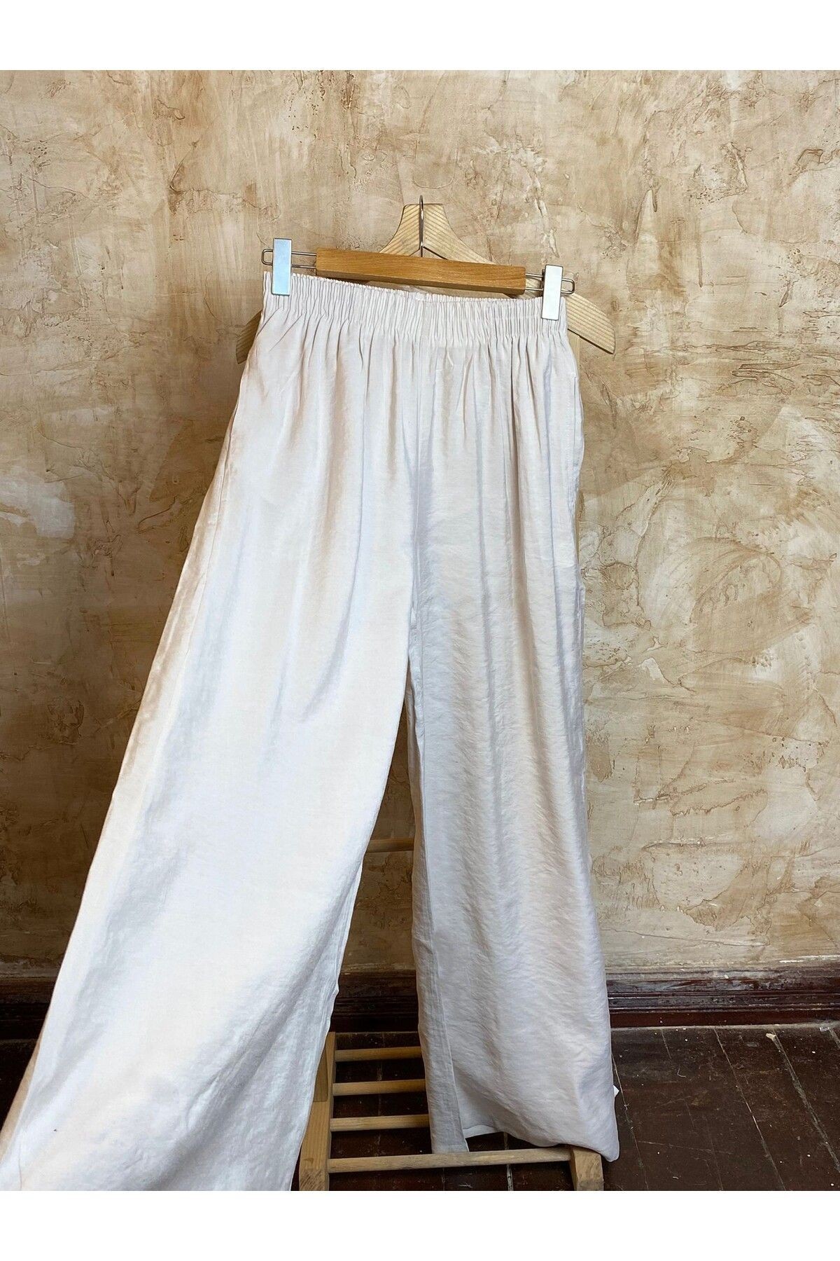 BEL LASTİK DETAY KETEN PANTOLON