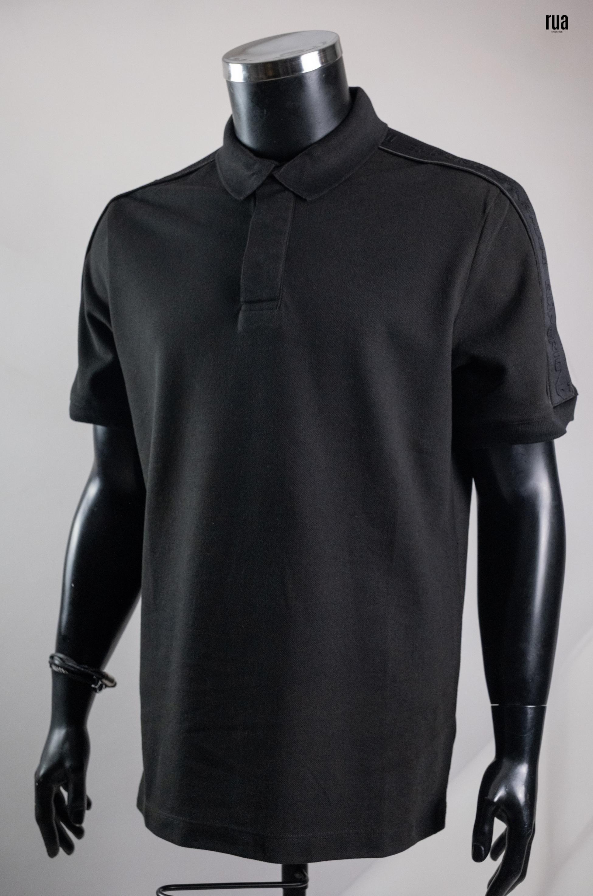 Polo Yaka Kollarda Marka Yazılı Tişört Siyah