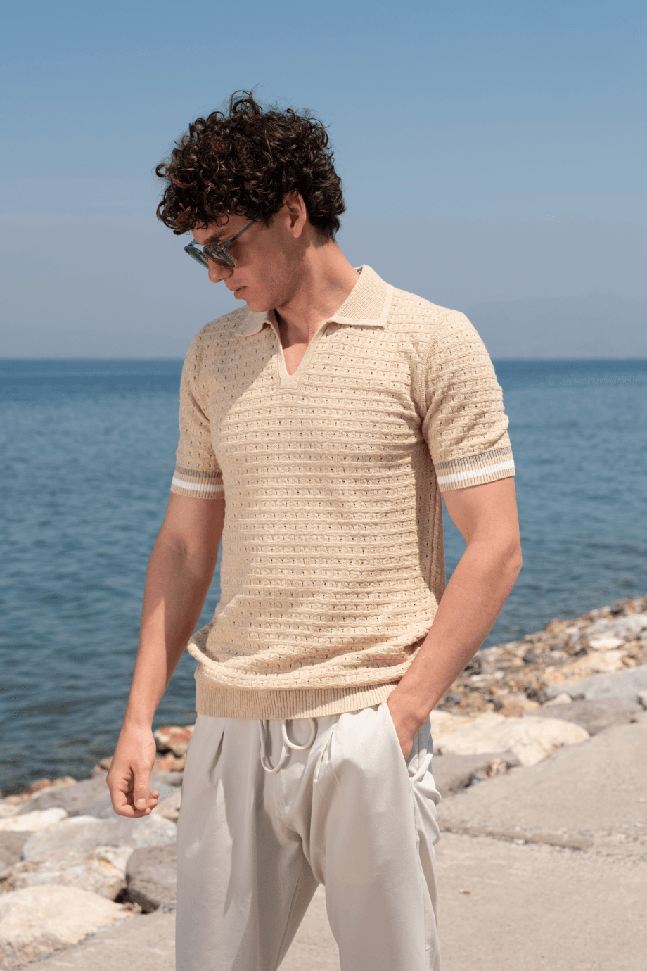 POLO YAKA FİLE KOL RENK DETAYLI KISA KOL TRİKO-CAMEL