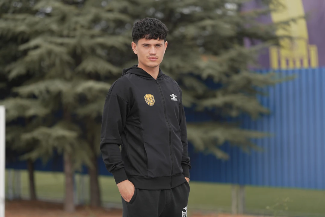 FC-0201 UMBRO NEED SWEAT BLACK