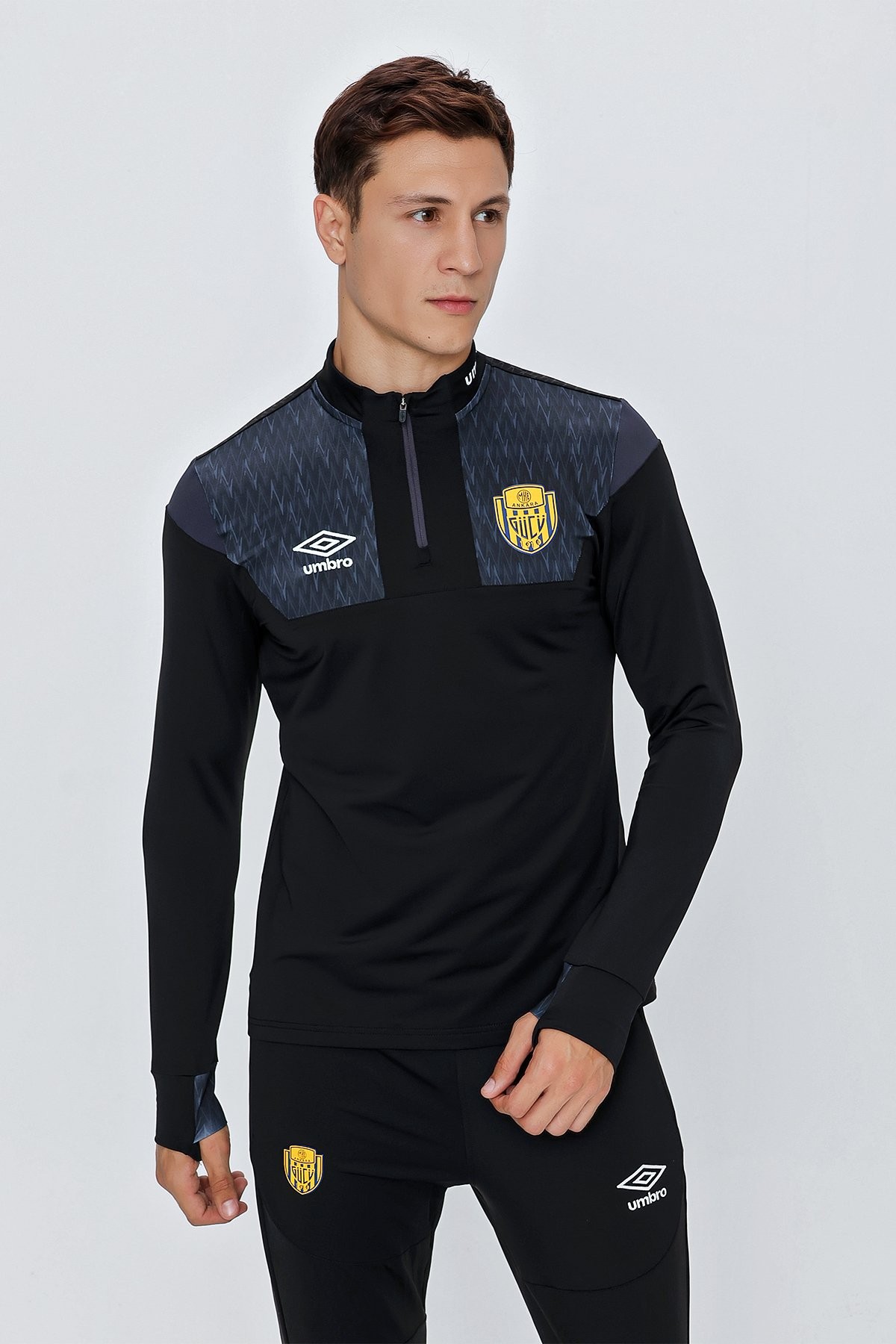 TC-0127 UMBRO DIAMOND TRAINING SWEAT