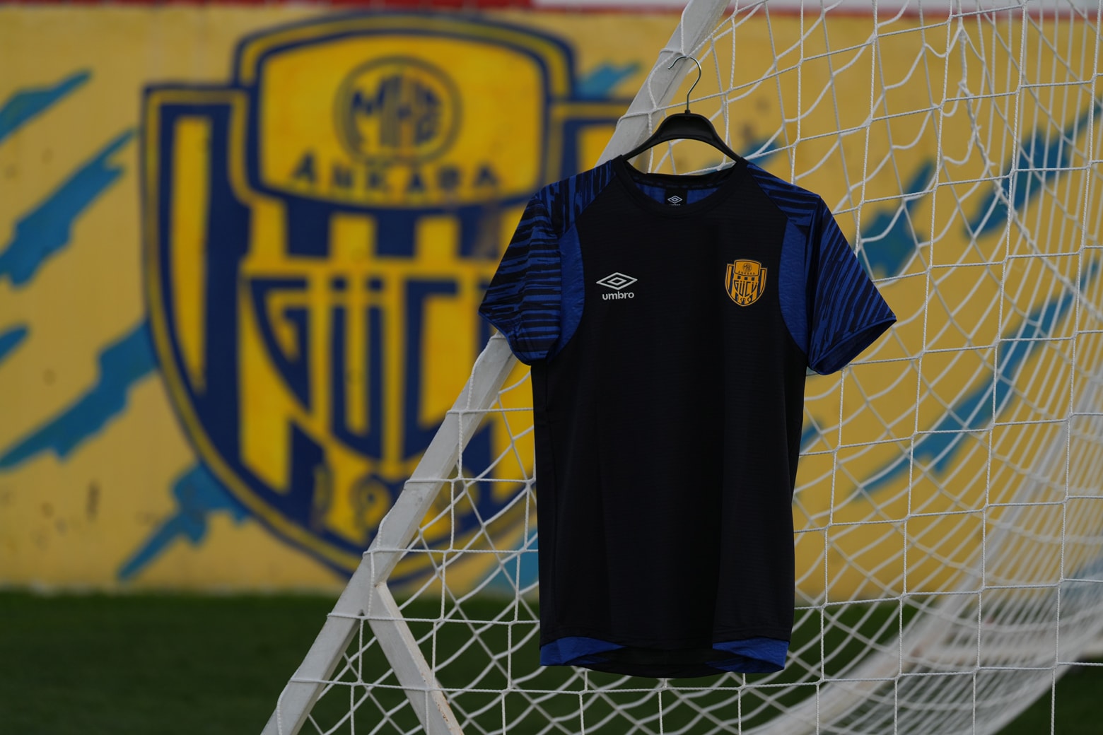 TF-0430 UMBRO PLUS TRAINING TSHIRT D.BLUE