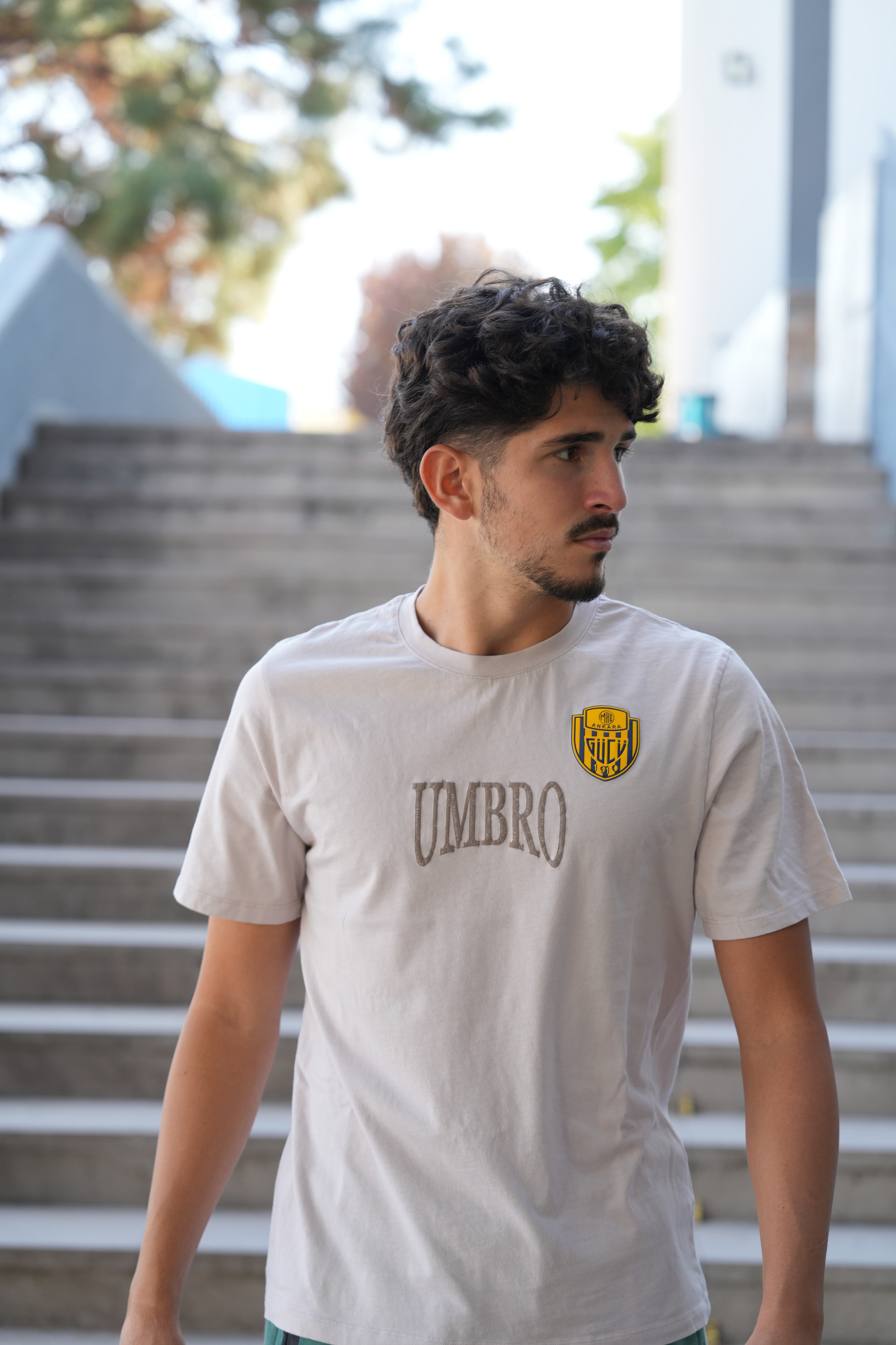 FF-0151 UMBRO SHOT TEE T-SHIRT STONE