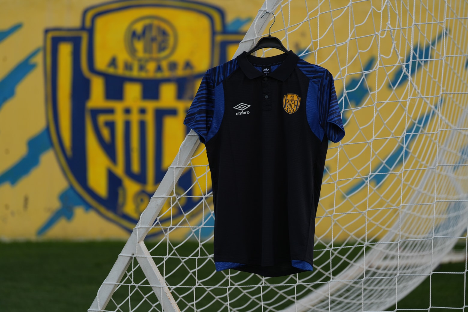 TF-0431 UMBRO PLUS CAMP TSHIRT D.BLUE