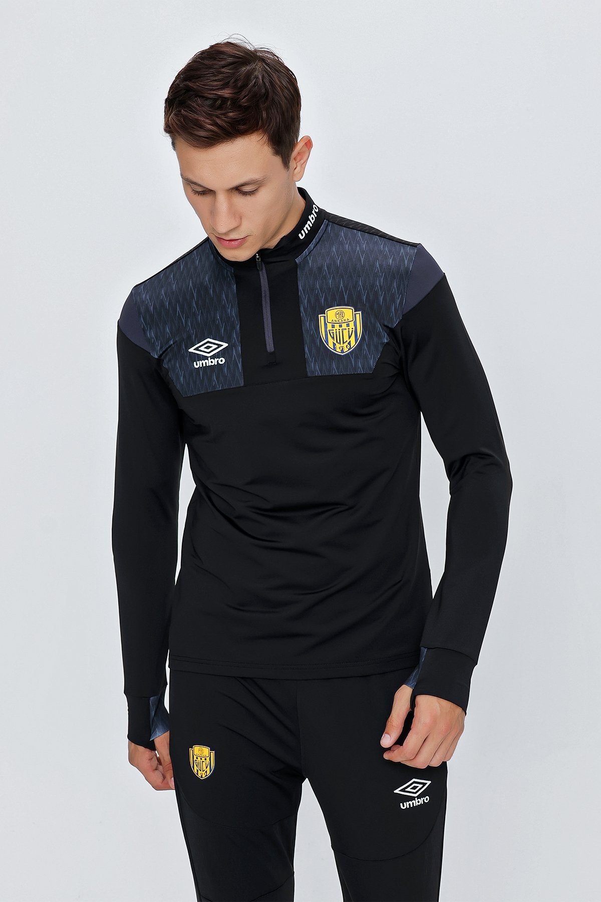 TC-0127 UMBRO DIAMOND TRAINING SWEAT