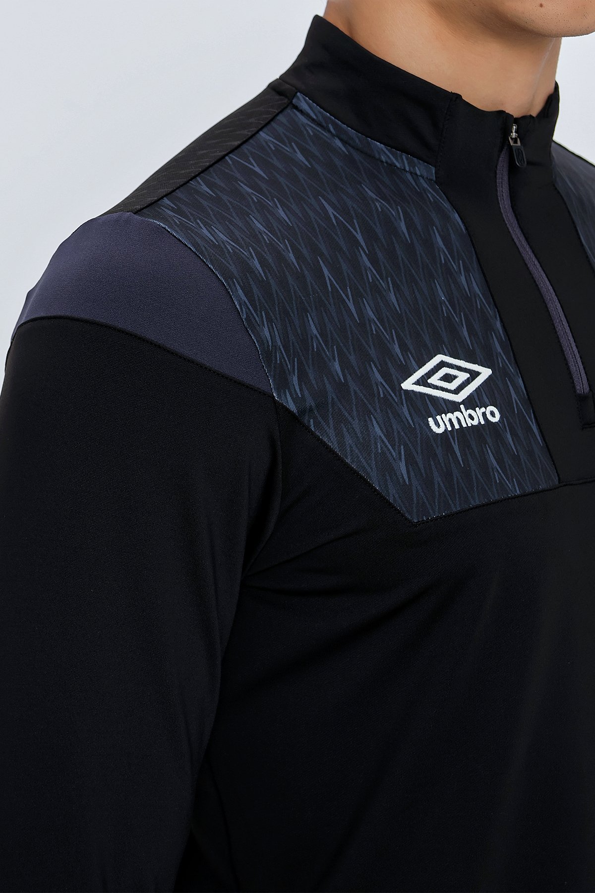 TC-0127 UMBRO DIAMOND TRAINING SWEAT
