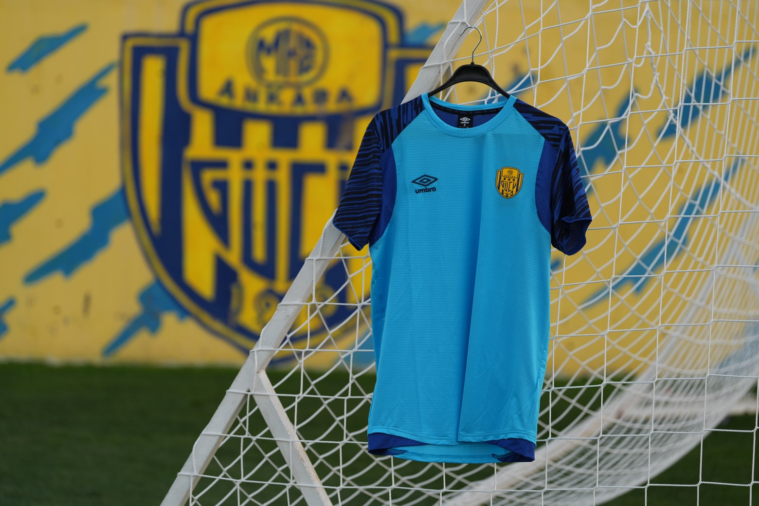 TF-0430 UMBRO PLUS TRAINING TSHIRT A.BLUE