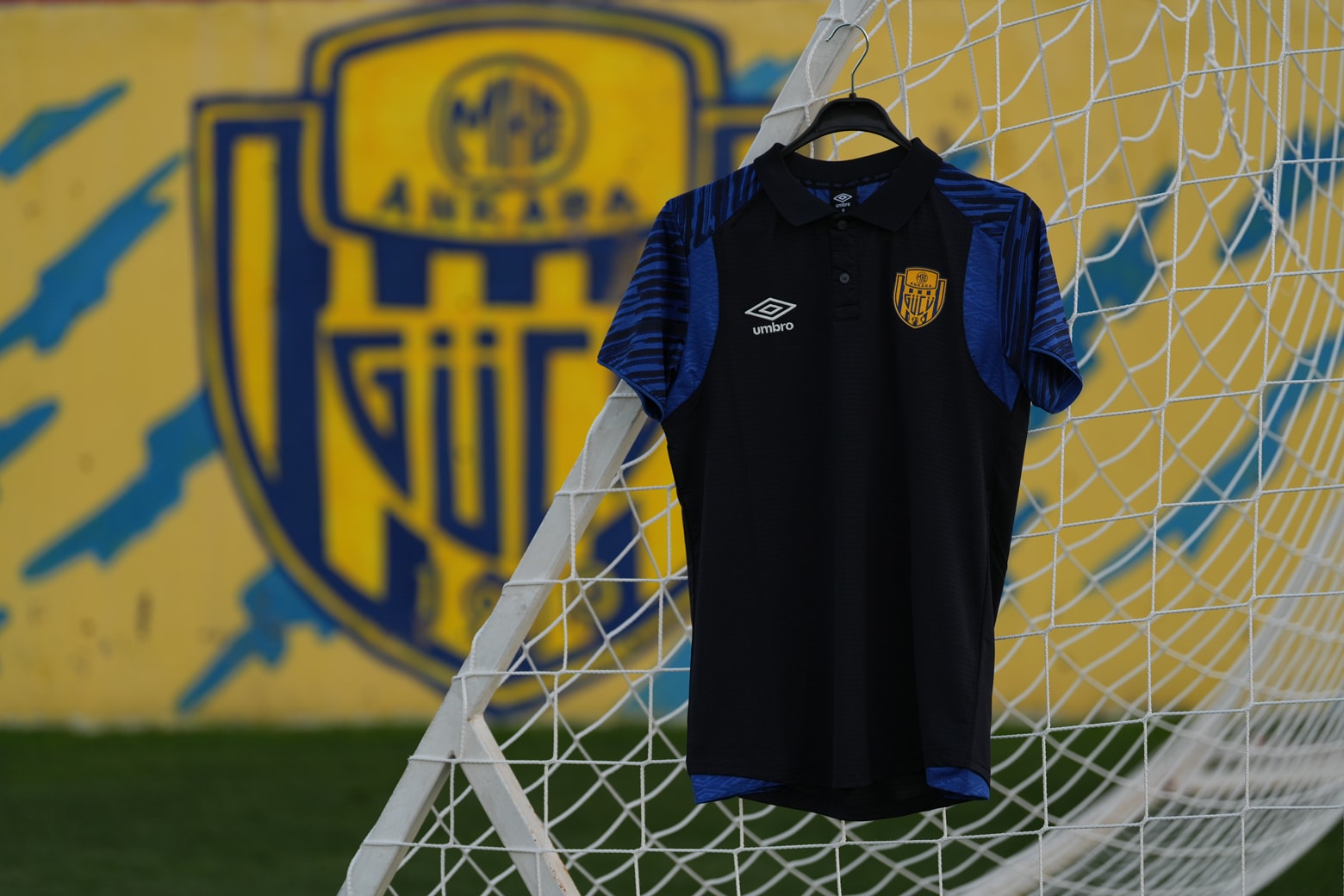 TF-0431 UMBRO PLUS CAMP TSHIRT D.BLUE
